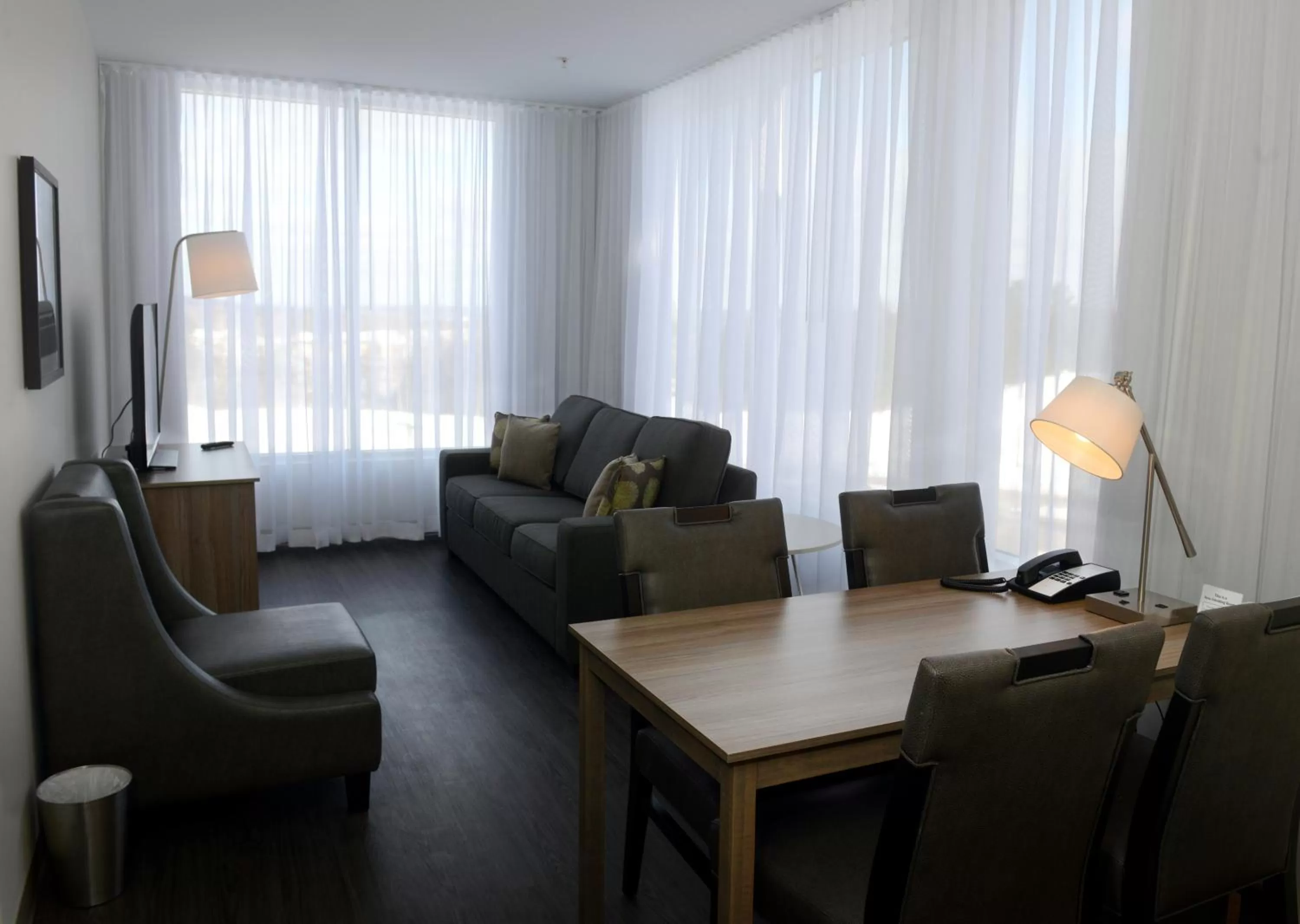 Living room in Radisson Kingswood Hotel & Suites, Fredericton