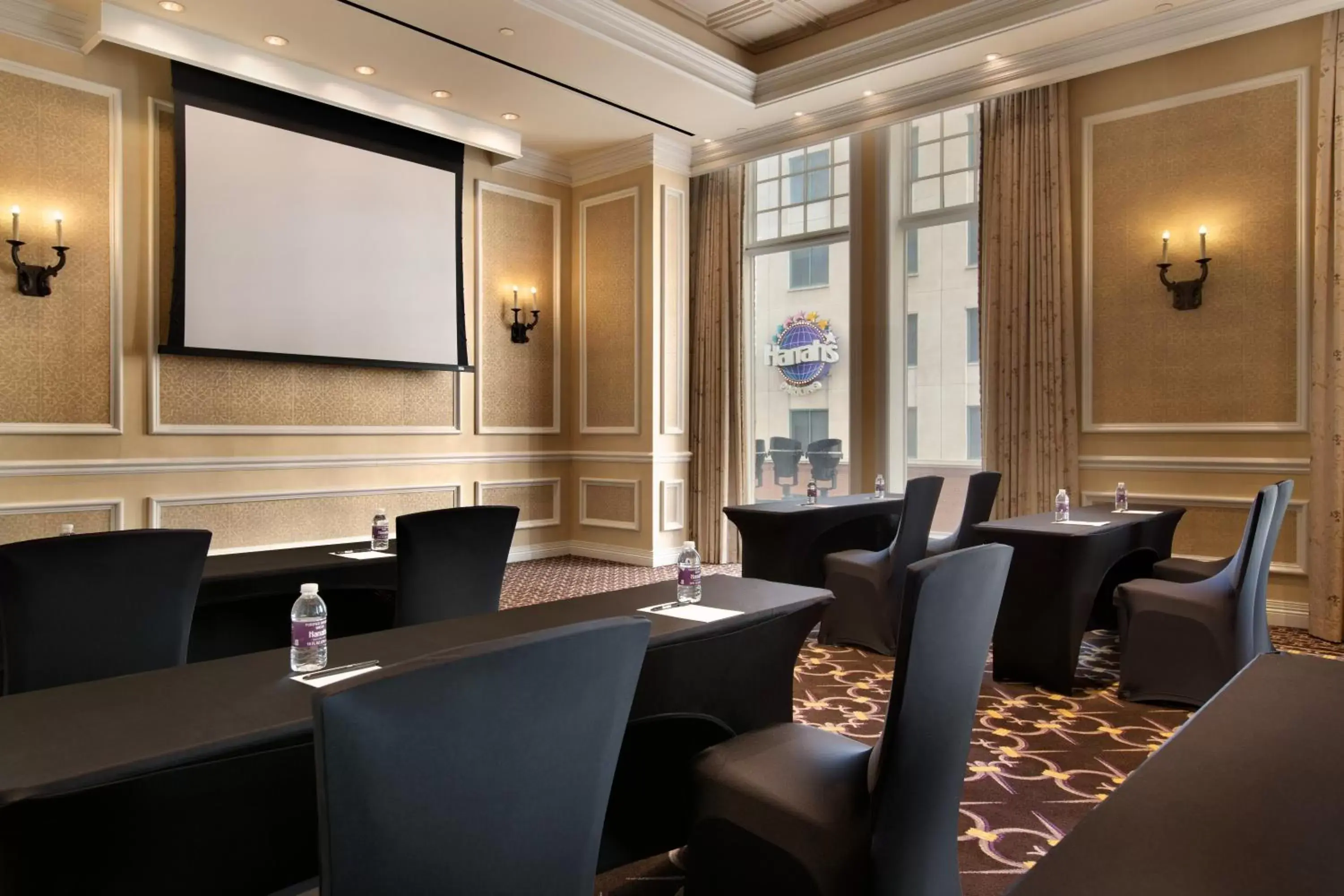 Meeting/conference room, Restaurant/Places to Eat in Harrah's New Orleans Hotel & Casino