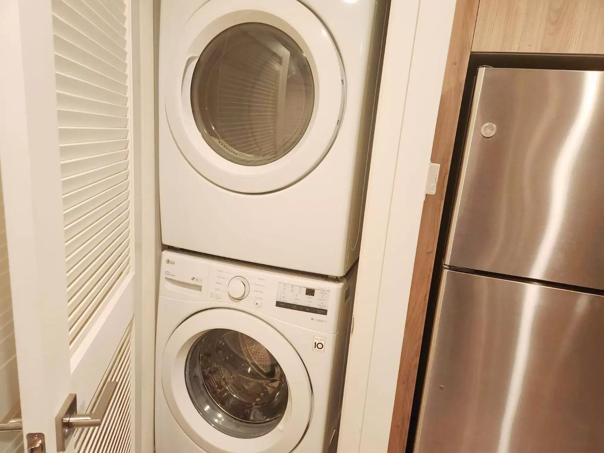 washing machine, Kitchen/Kitchenette in Central Los Angeles Hollywood Homes