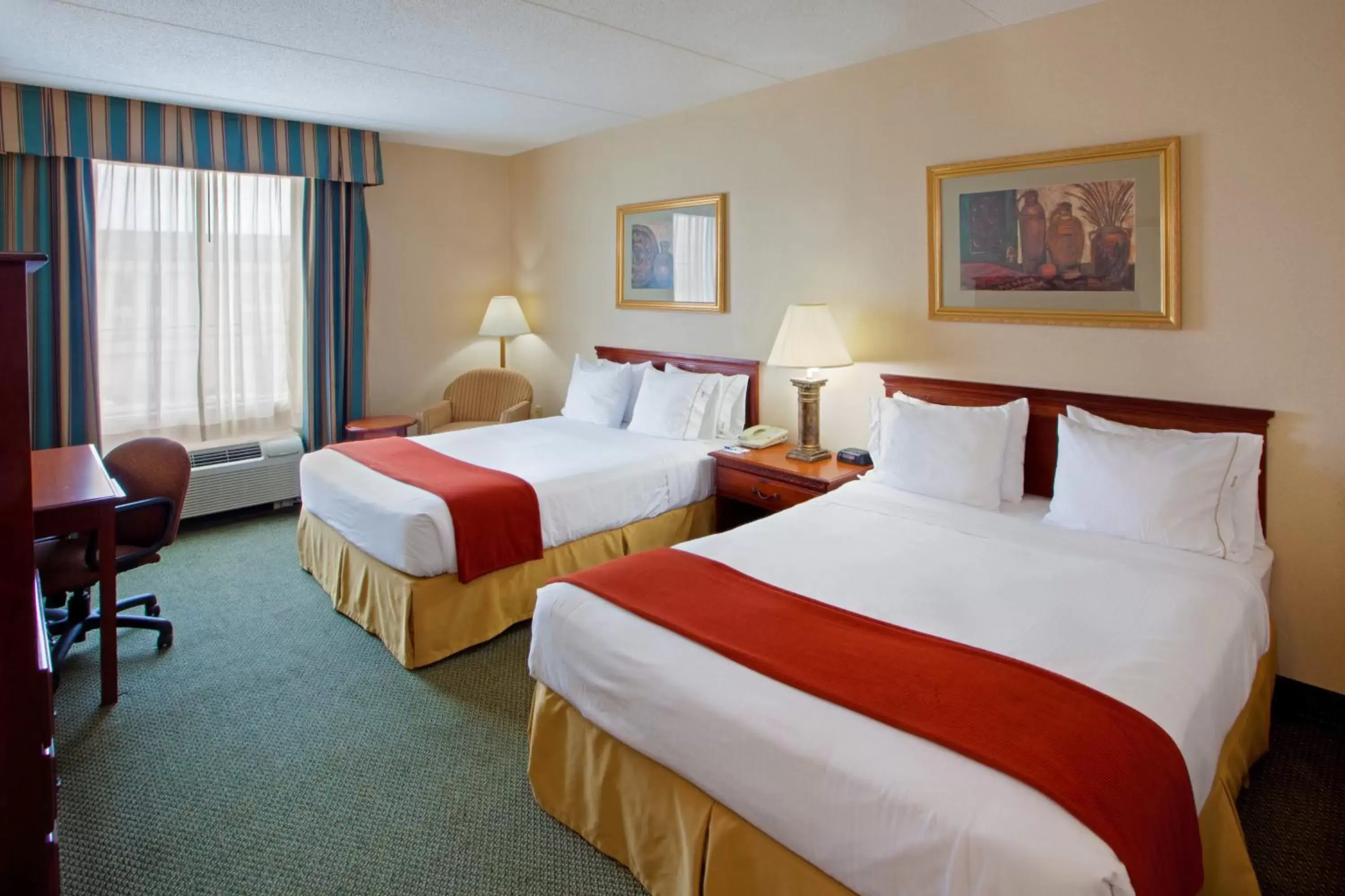 Day, Bed in Holiday Inn Express Hanover, an IHG Hotel