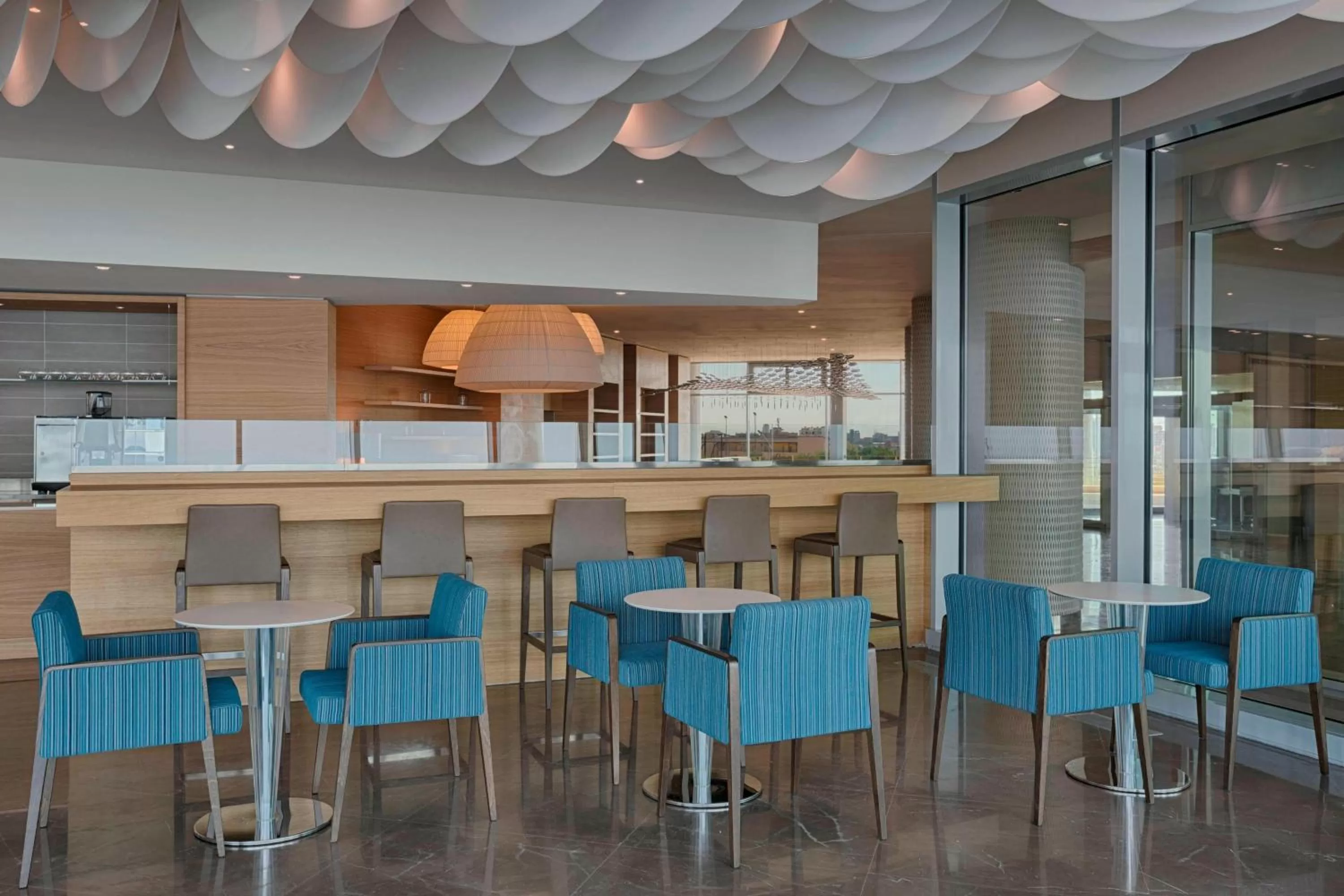 Restaurant/places to eat in Four Points by Sheraton Oran