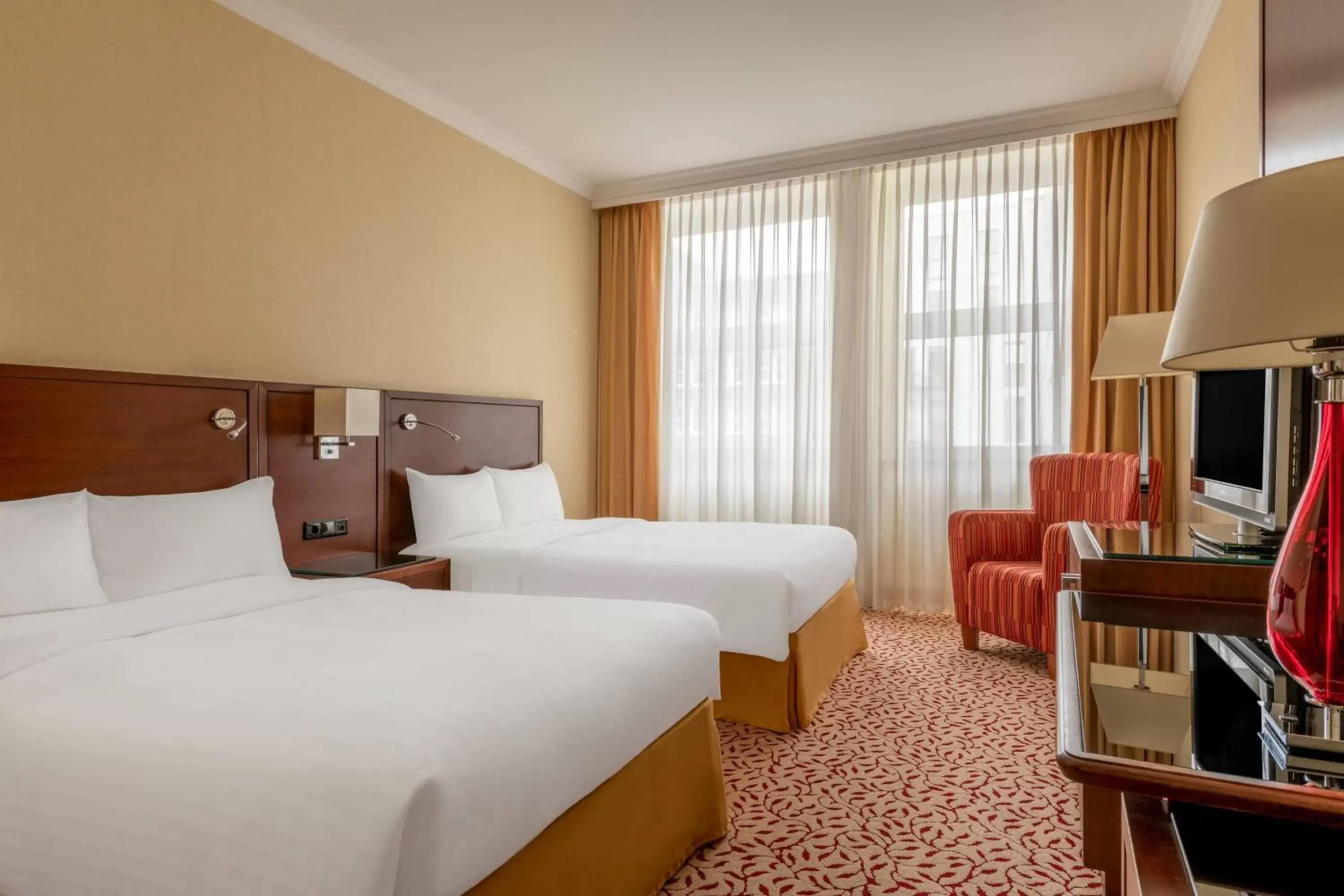 Photo of the whole room, Bed in Cologne Marriott Hotel