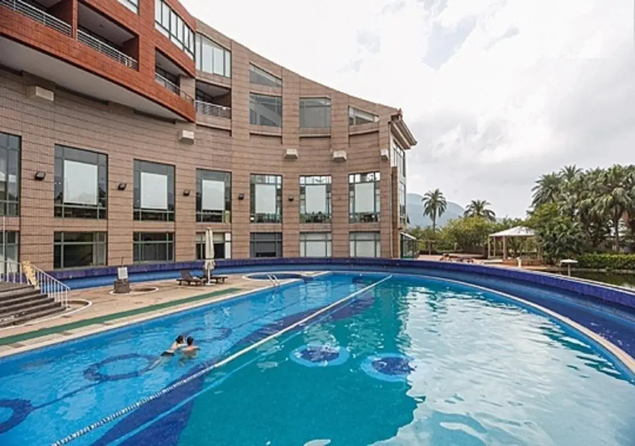 Swimming Pool in Yang Ming Shan Tien Lai Resort & Spa