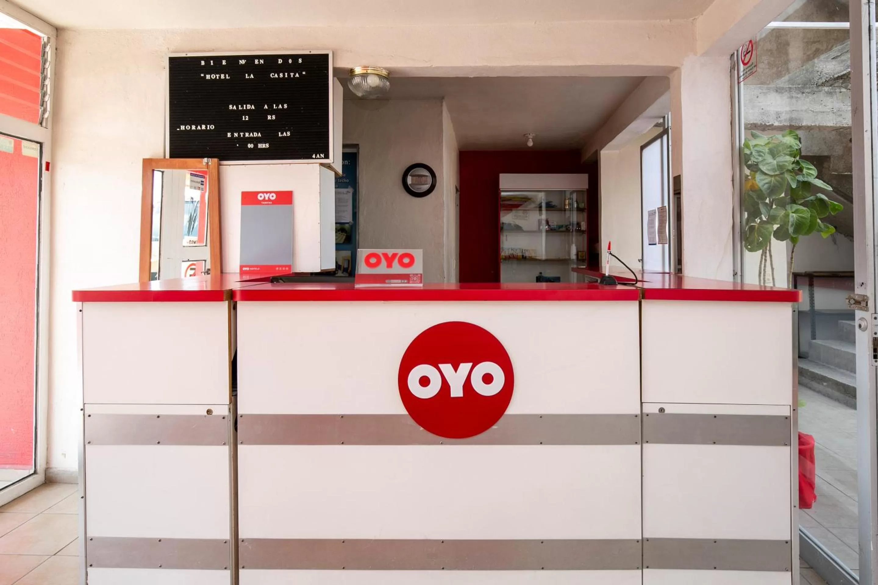Lobby or reception in OYO La Casita