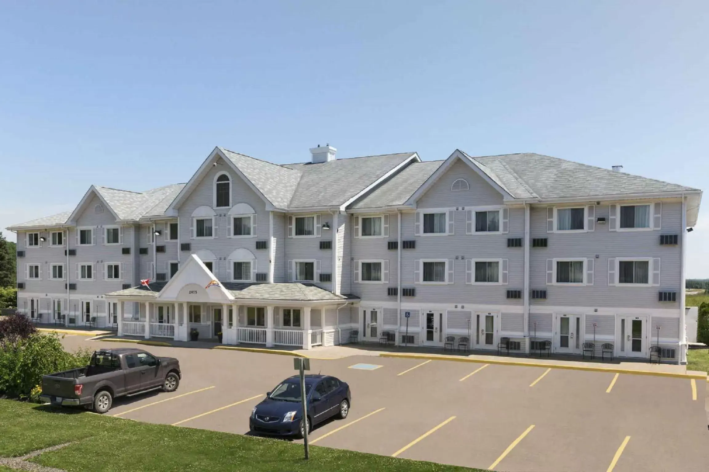 Facade/entrance, Property Building in Travelodge Suites by Wyndham Moncton