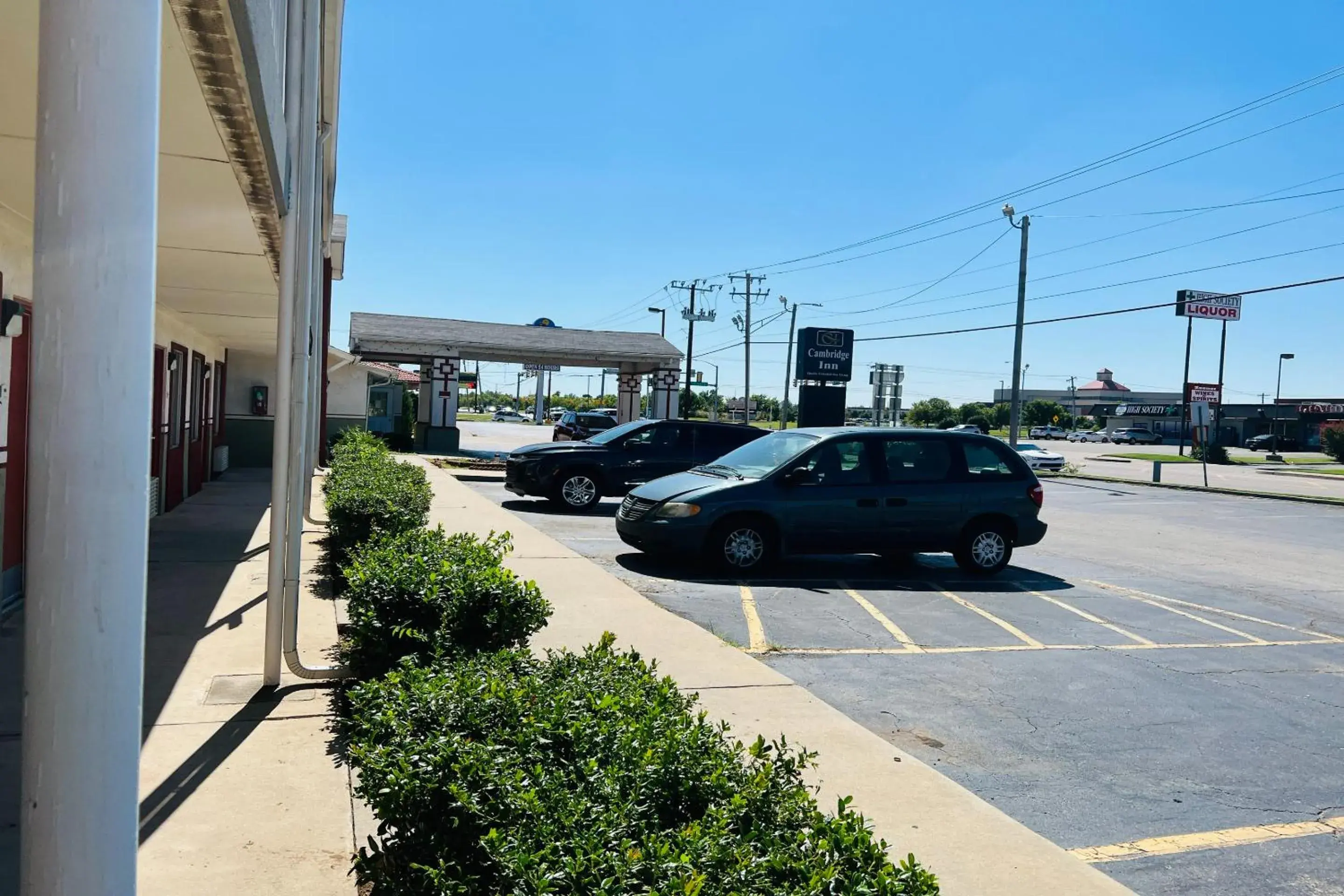 Parking in CAMBRIDGE INN