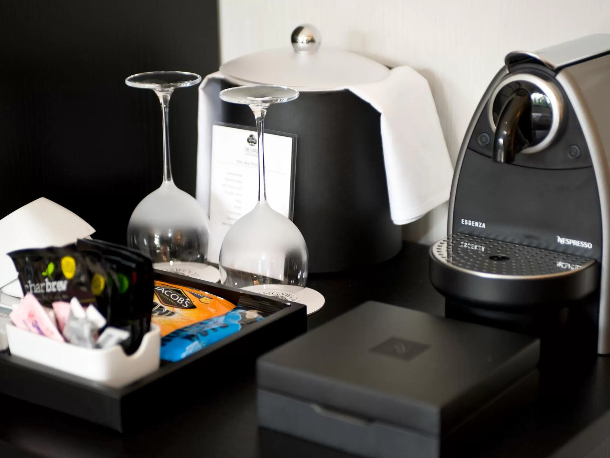 Coffee/tea facilities in The Lodge at Kingswood