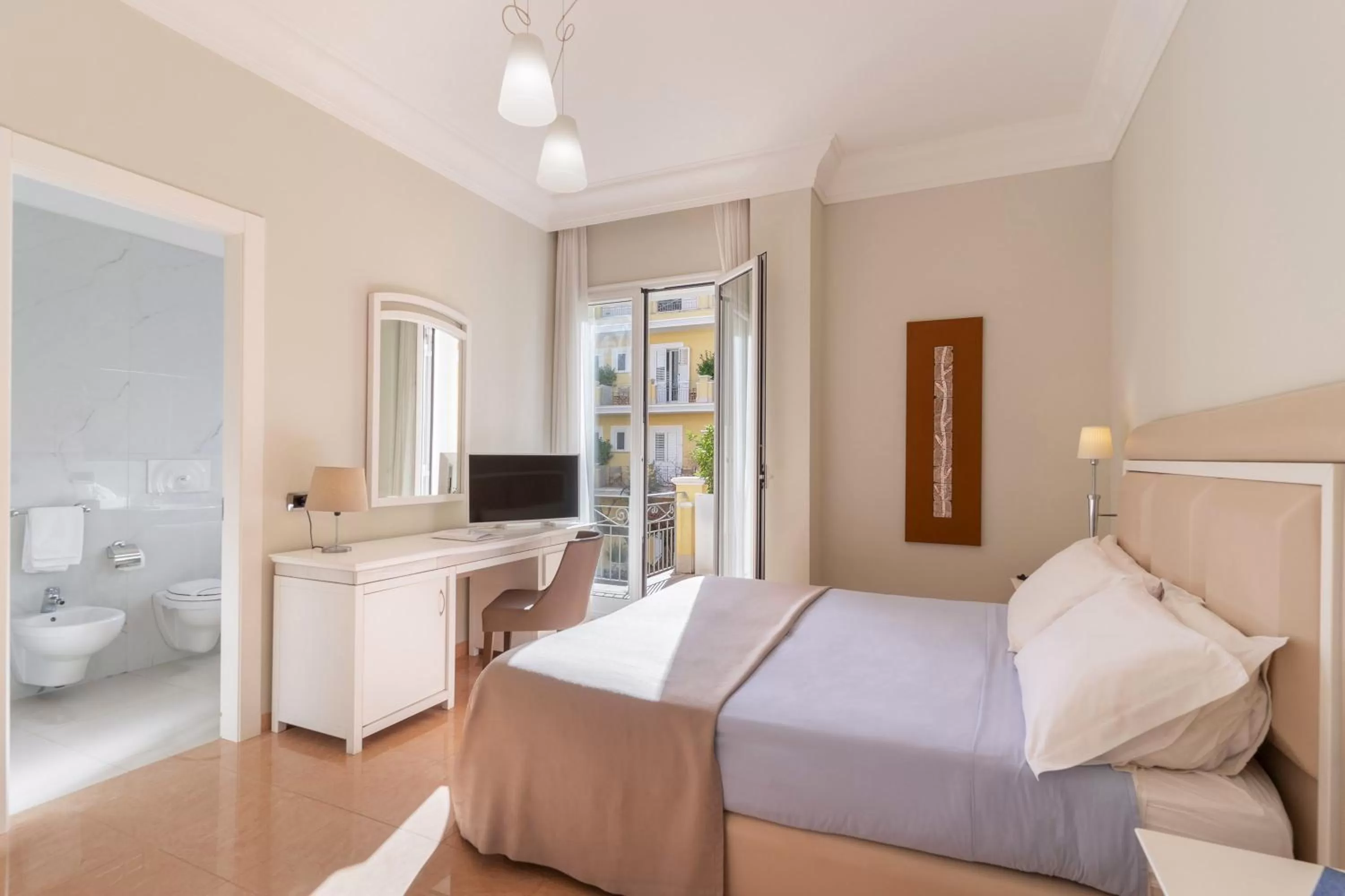 Bedroom, Bed in Victoria Palace Hotel & Zen Wellness