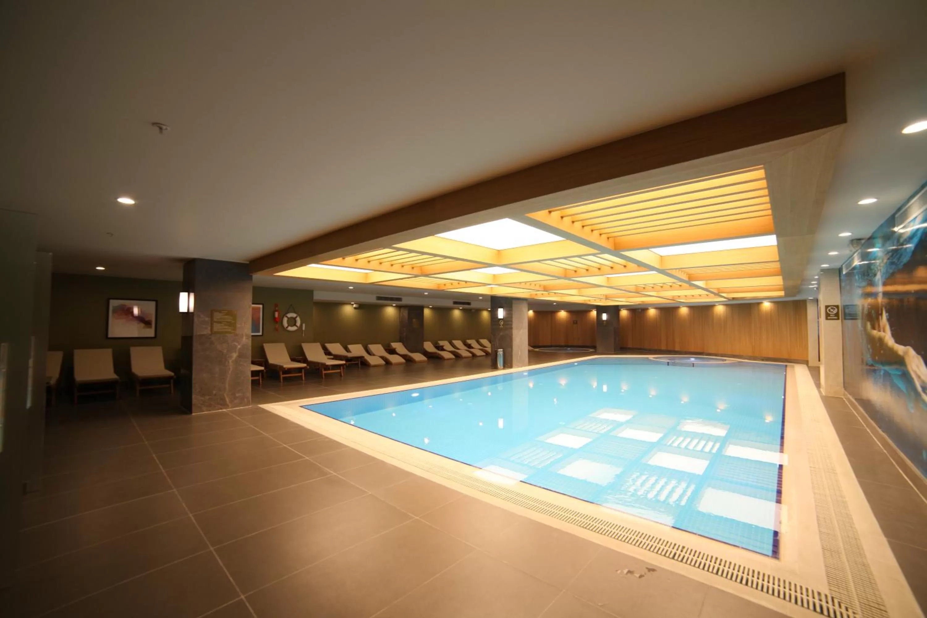 Swimming pool in Ramada Plaza By Wyndham Konya