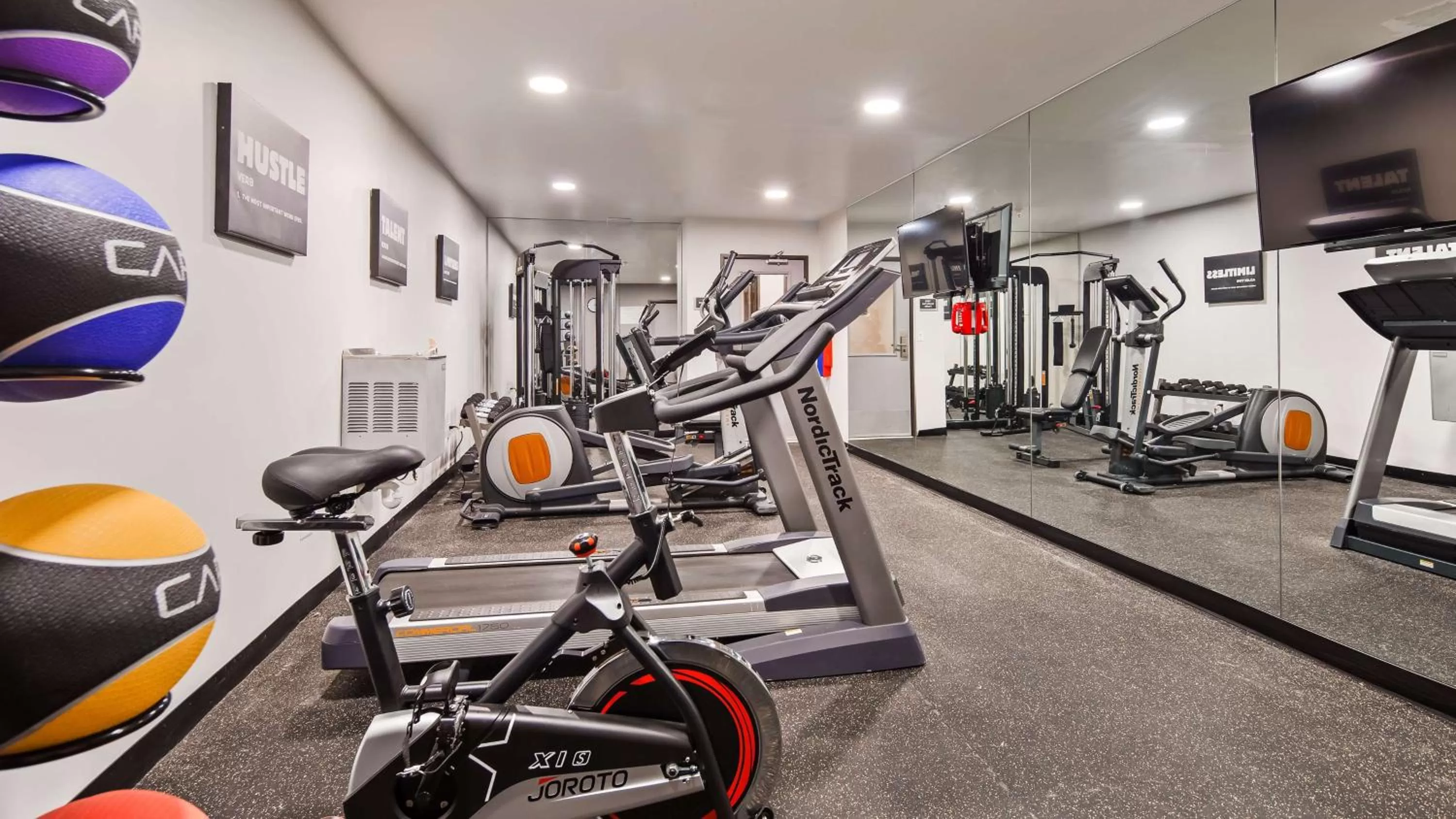 Fitness centre/facilities in West Valley Inn