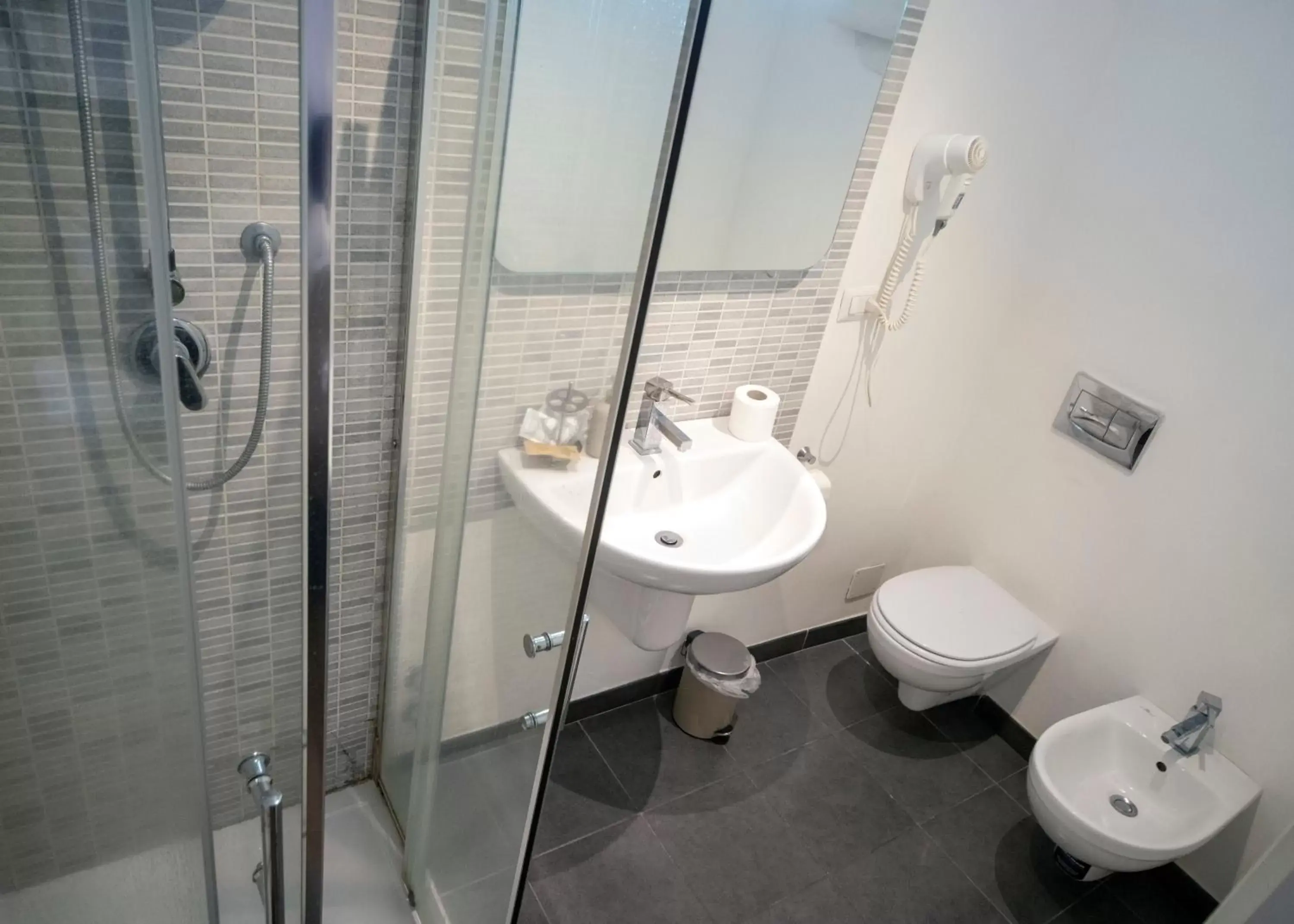 Shower, Bathroom in Zurria Rooms