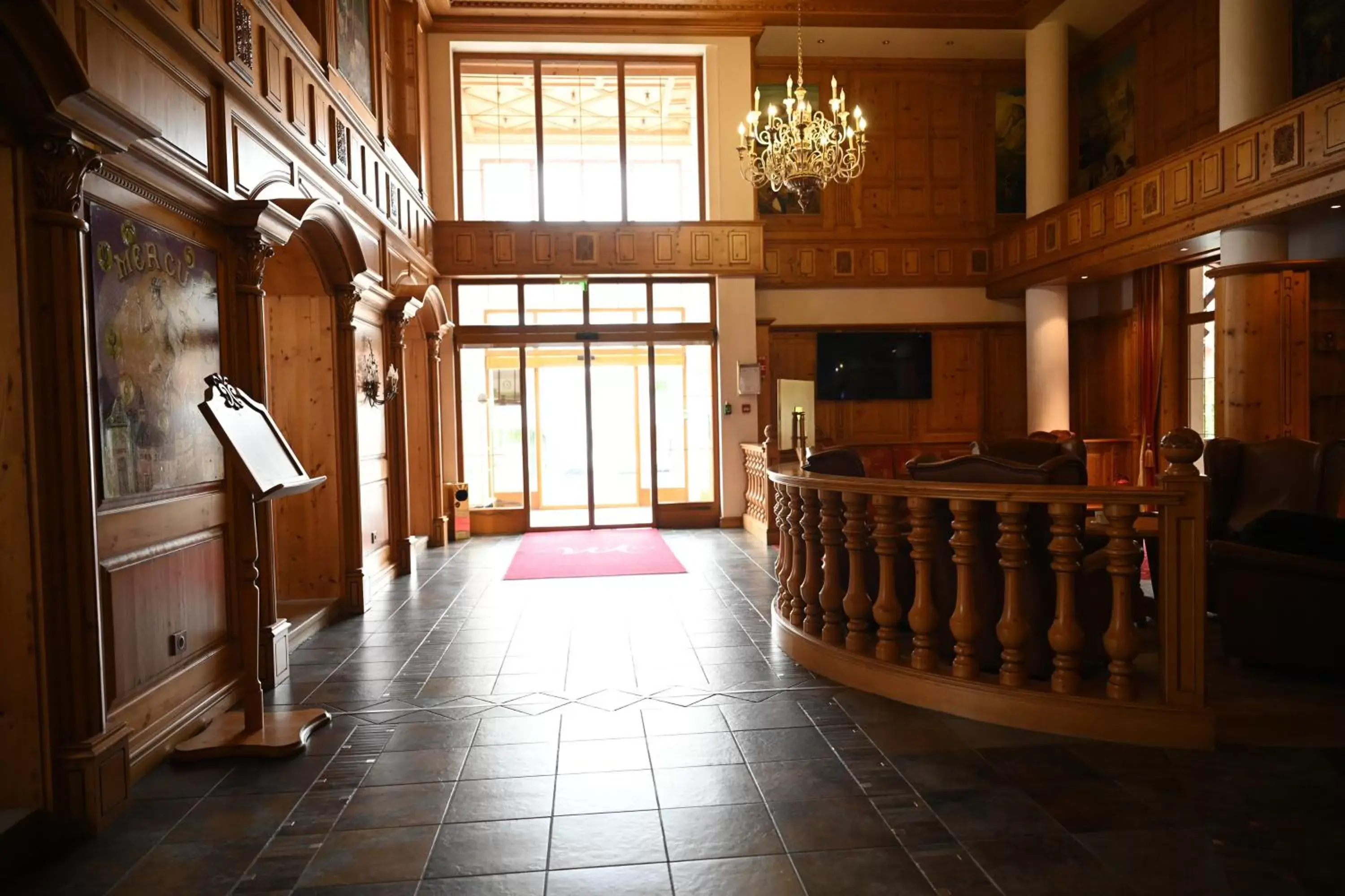 Communal lounge/ TV room, Lobby/Reception in Mercure Sighisoara Binderbubi Hotel & Spa