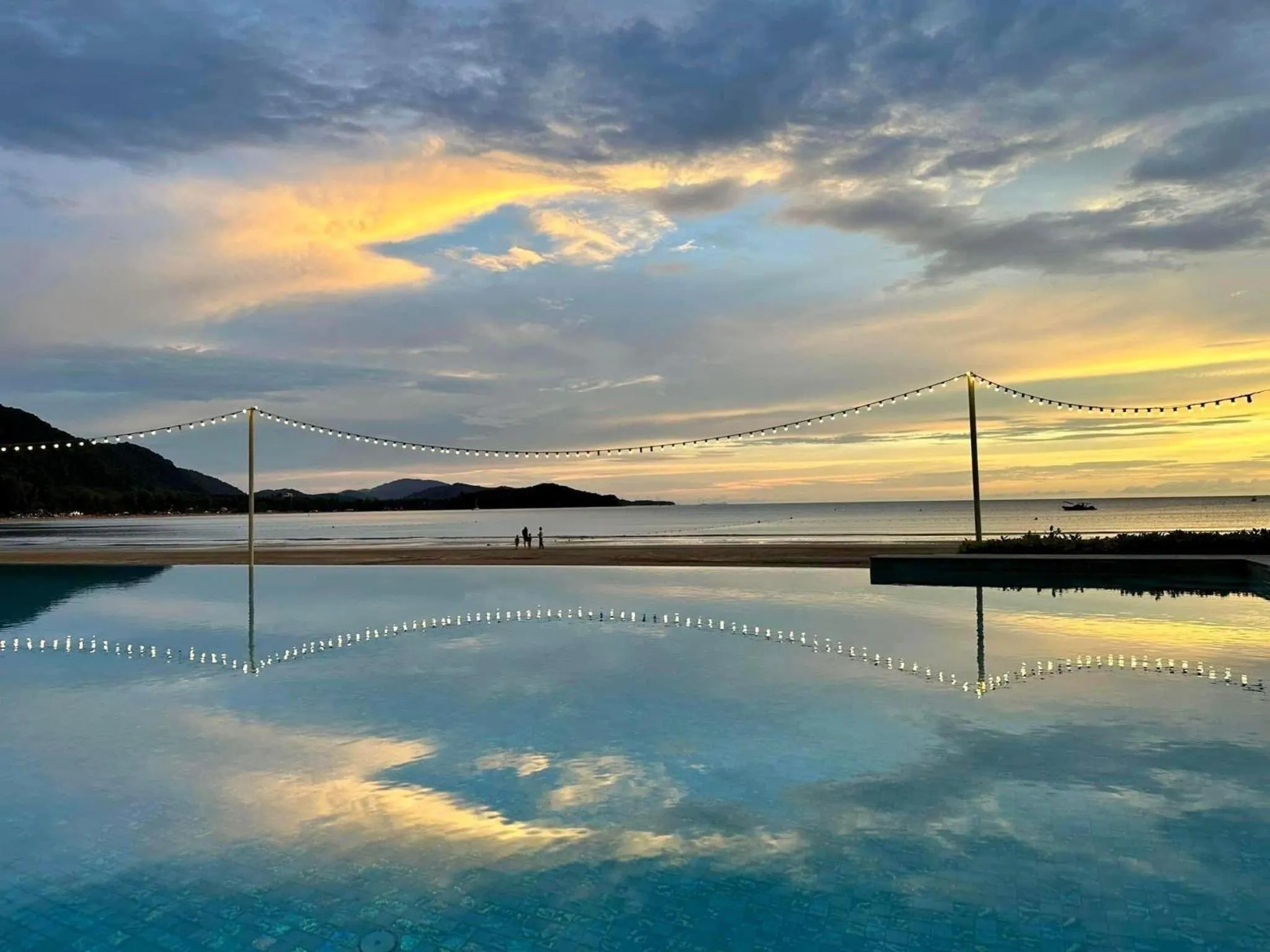 Swimming pool in Twin Bay Resort Koh Lanta