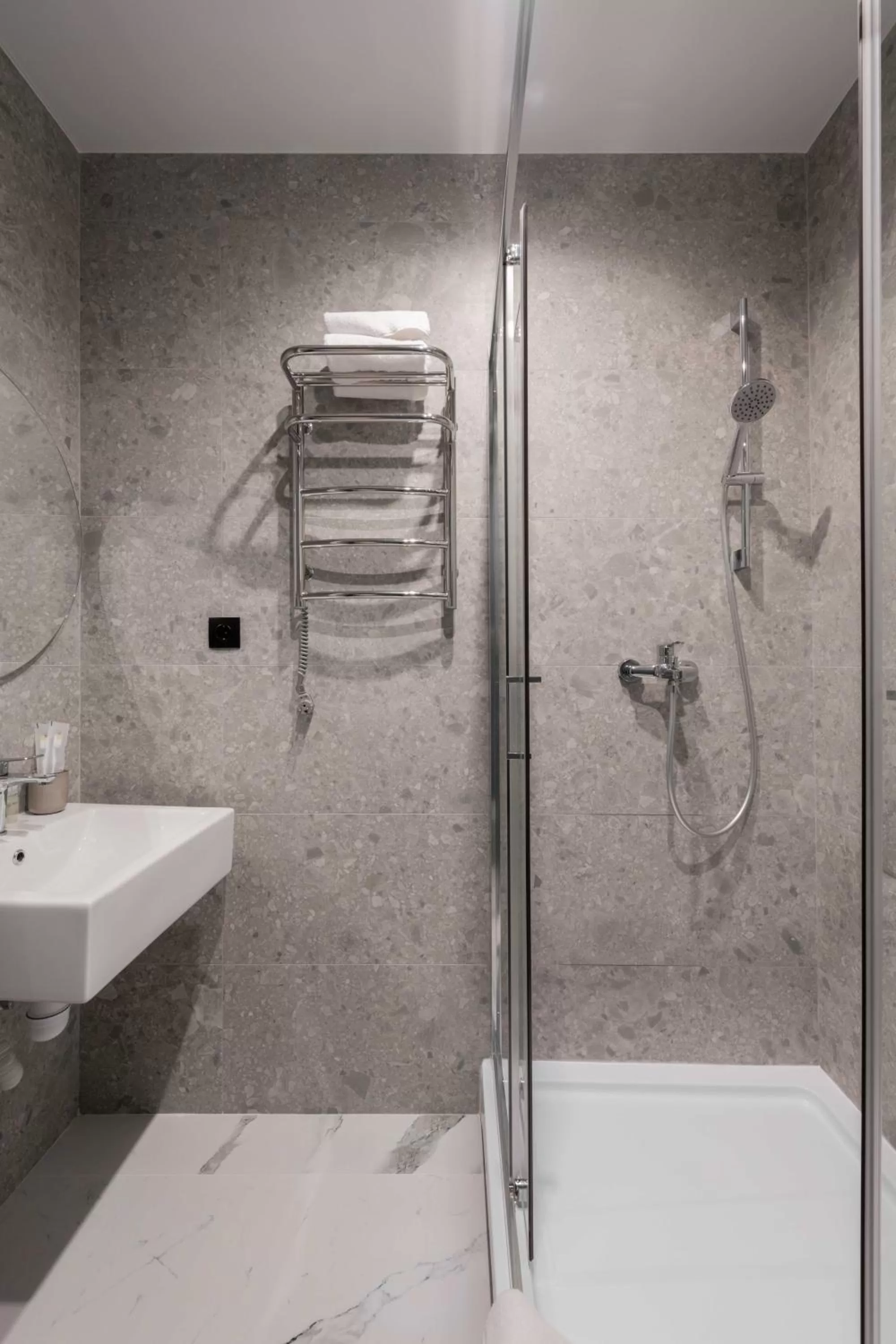 Shower, Bathroom in Be The One Hotel
