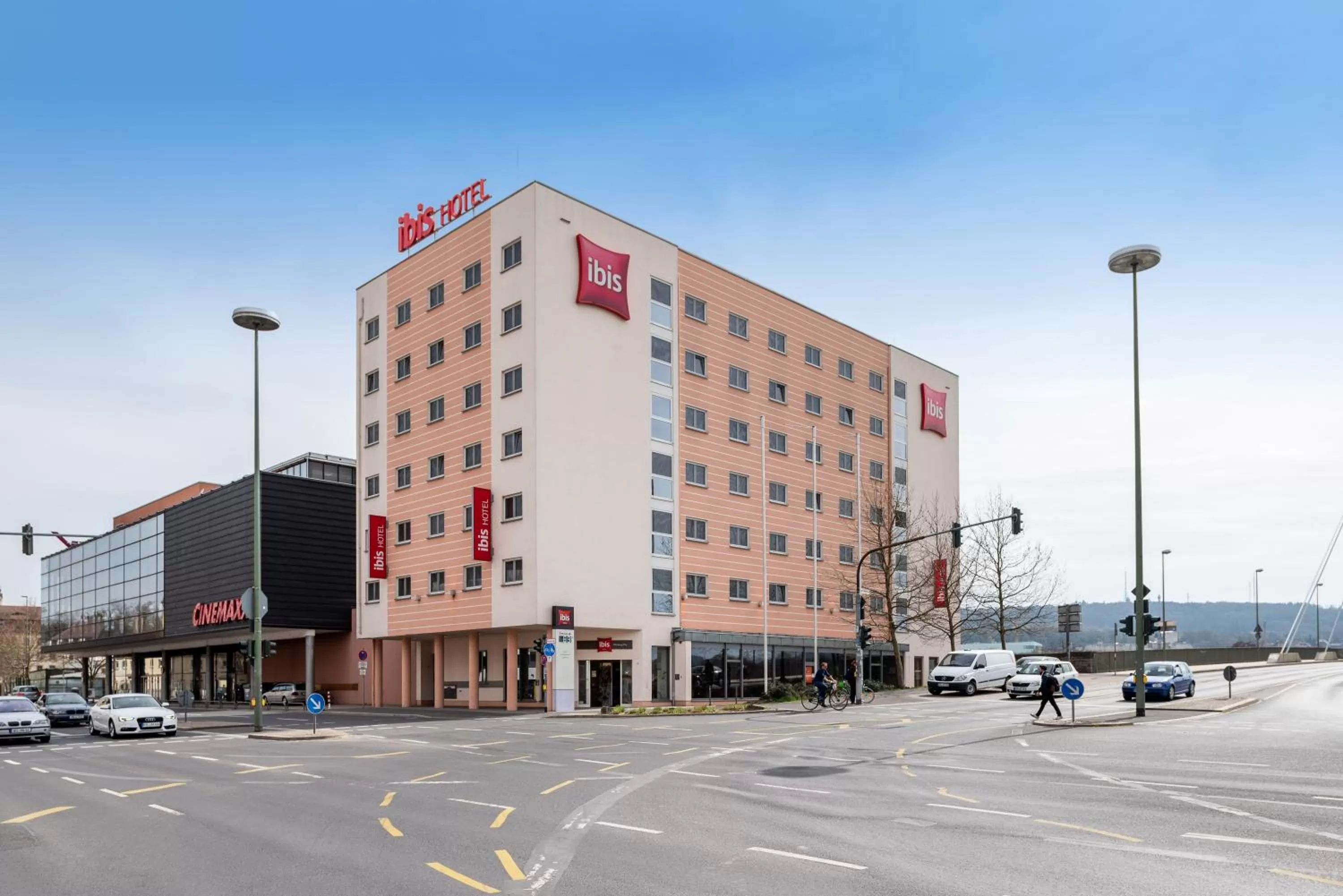 Facade/entrance in ibis Hotel Würzburg City