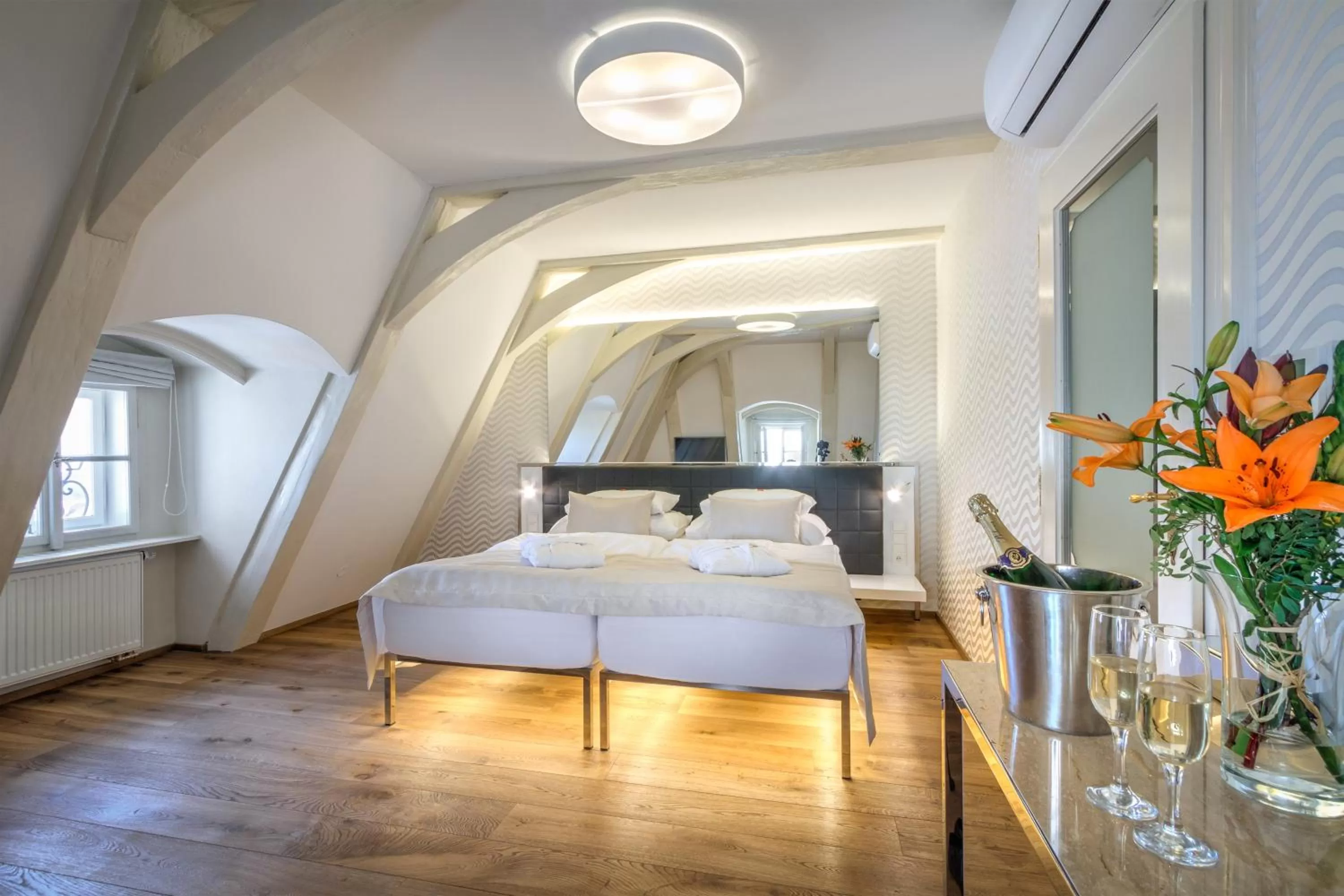 Bedroom, Bed in Golden Star