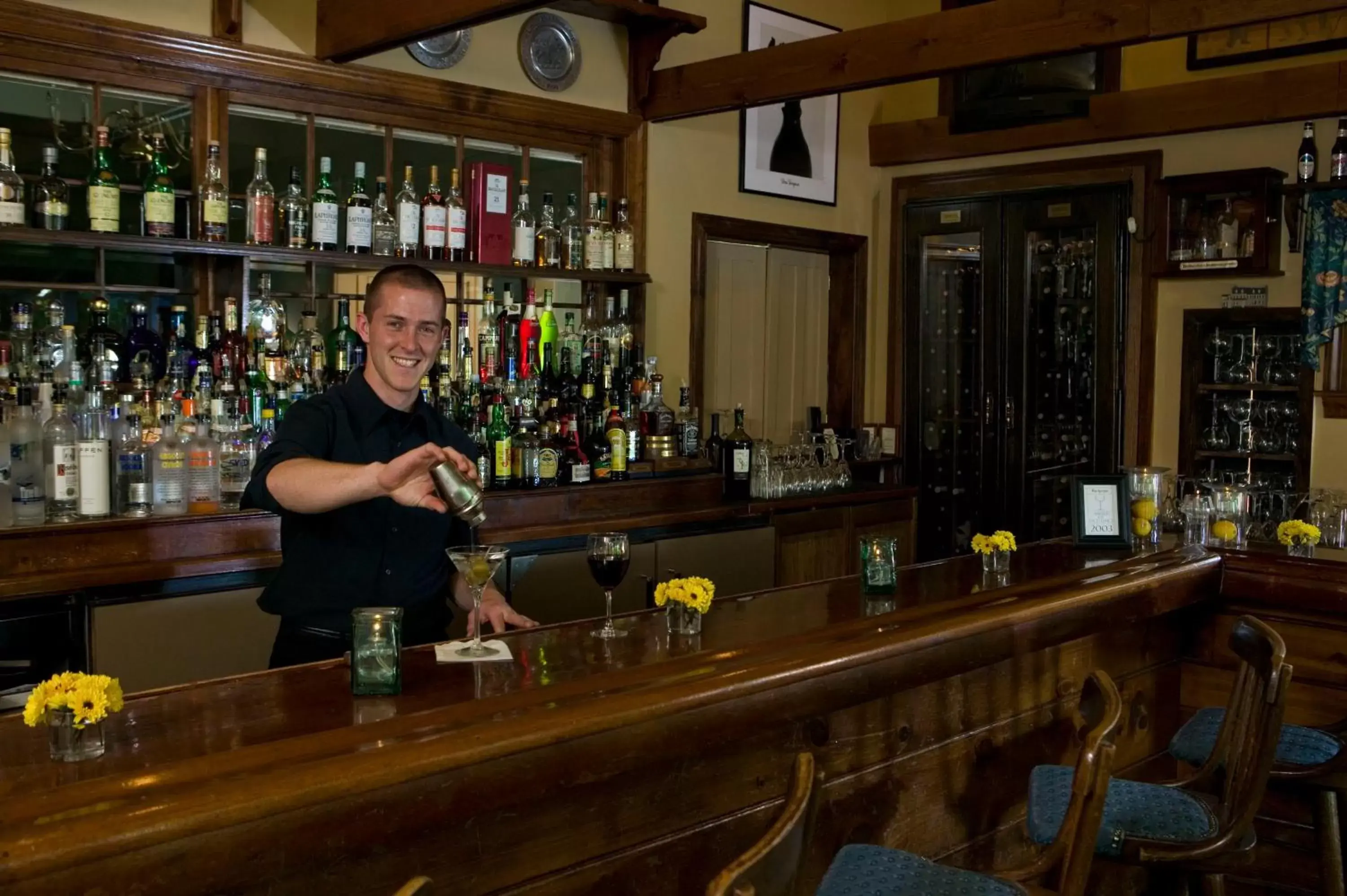 Staff, Lounge/Bar in Joseph Ambler Inn