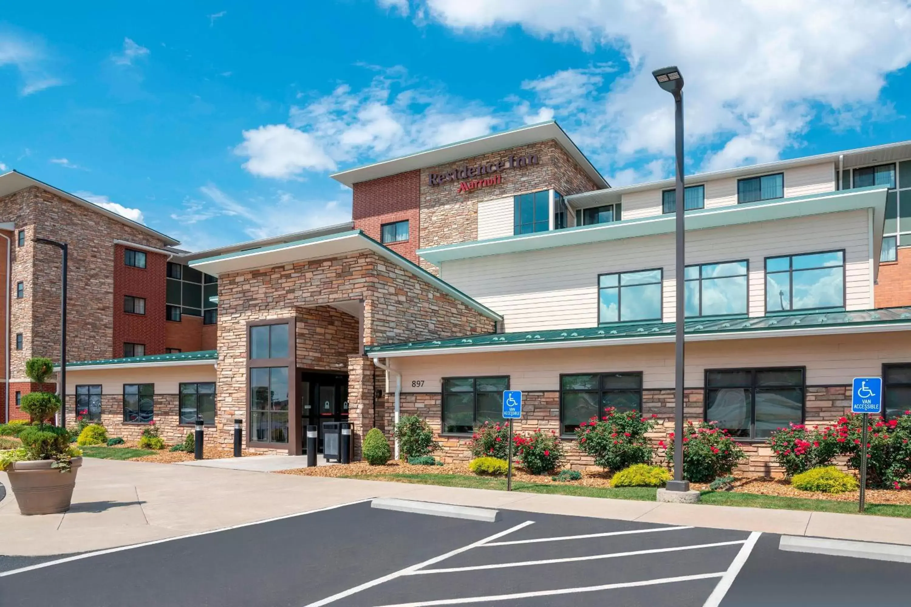 Property Building in Residence Inn by Marriott Akron South/Green