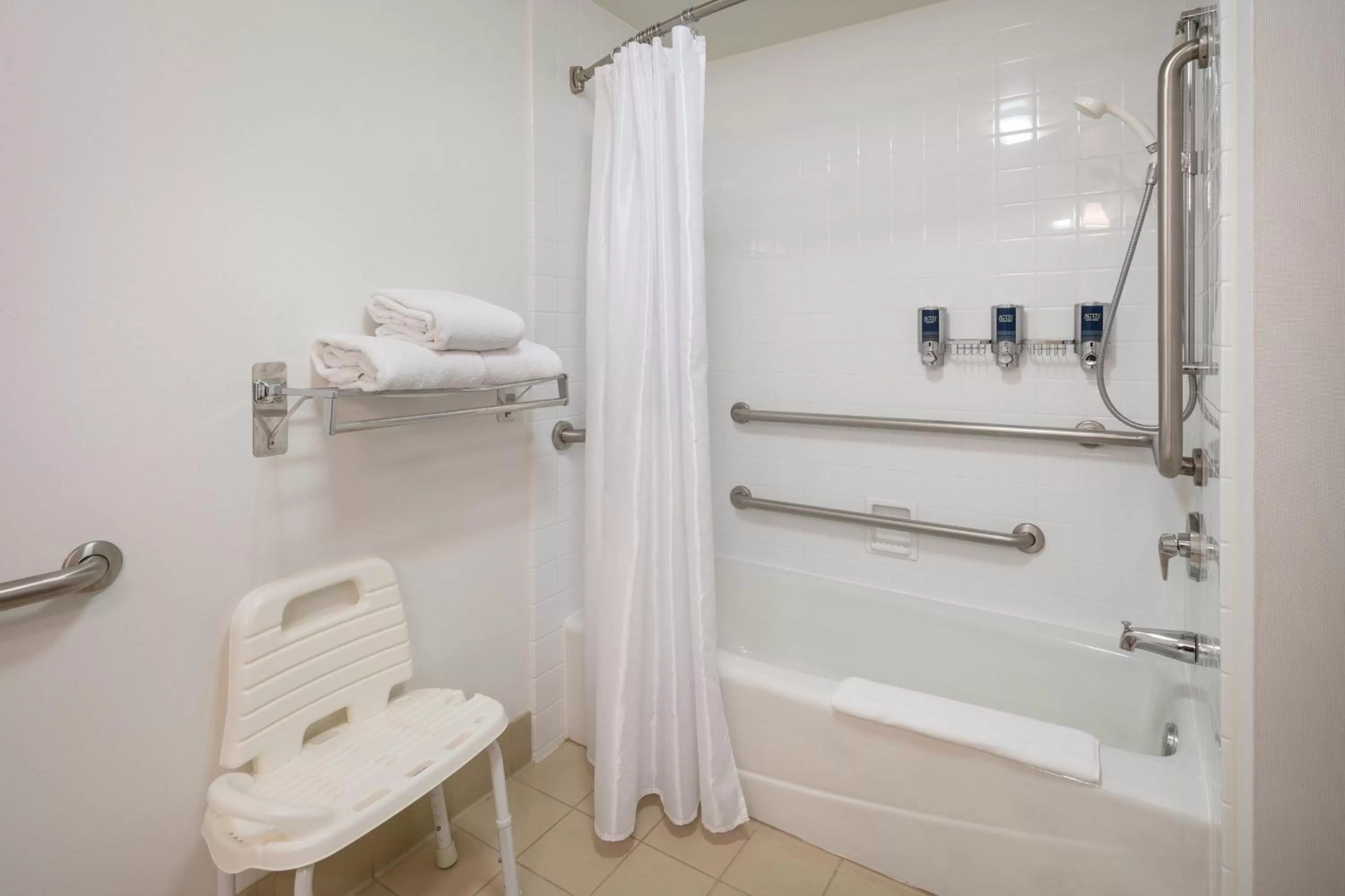 Bathroom in Four Points by Sheraton - San Francisco Bay Bridge