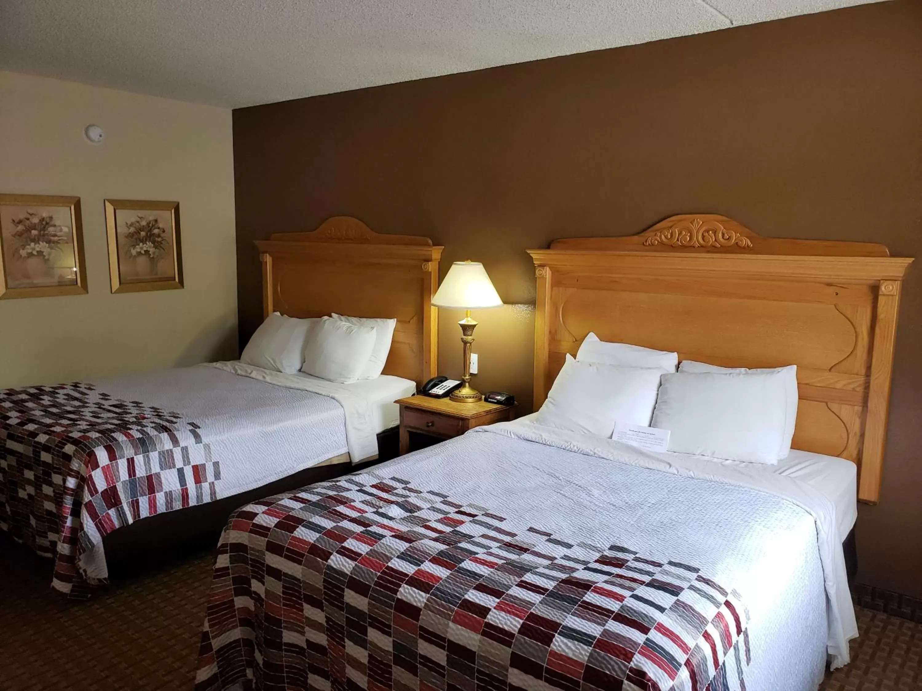 Bedroom in Gazebo Inn