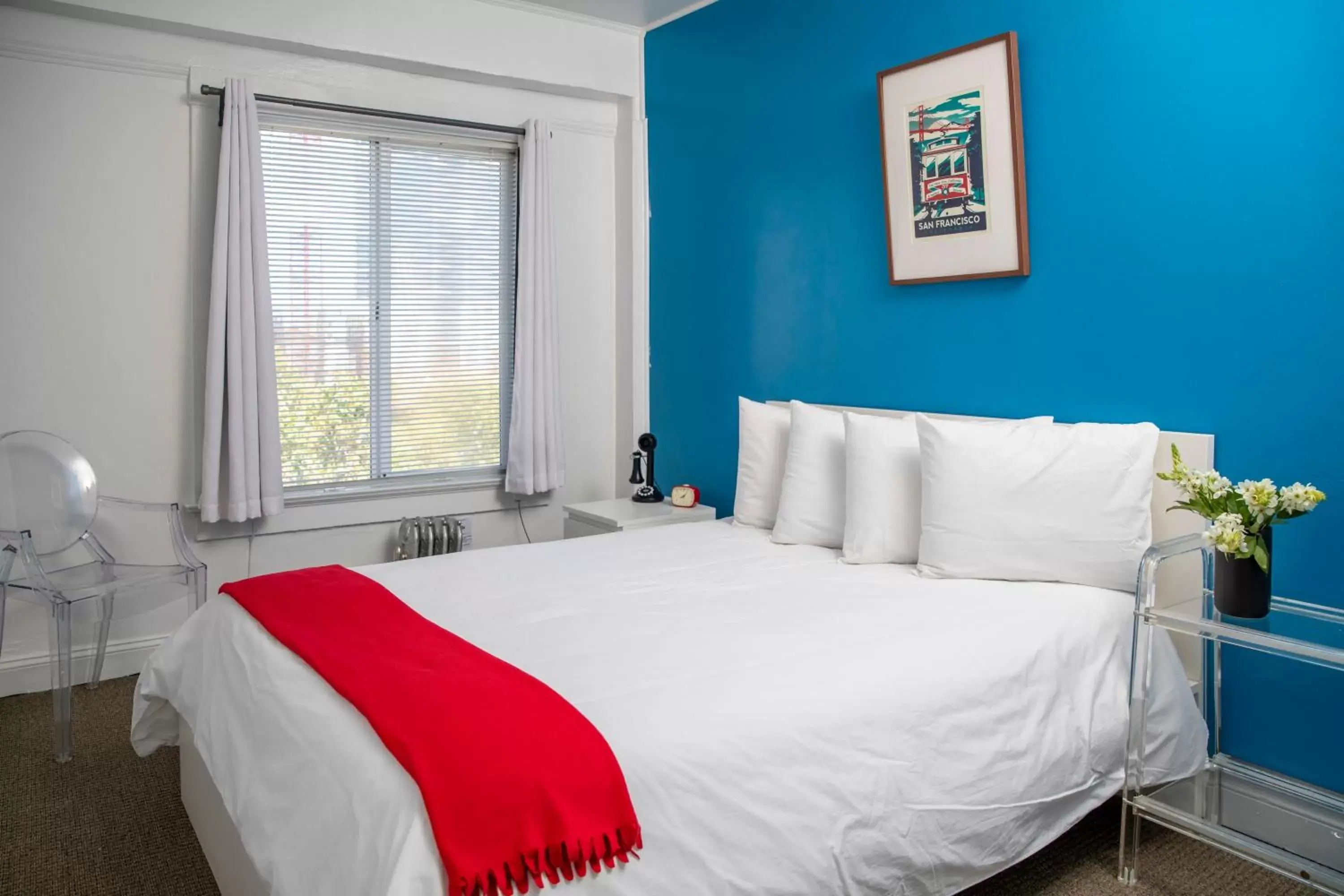 Bedroom, Bed in Edwardian Hotel