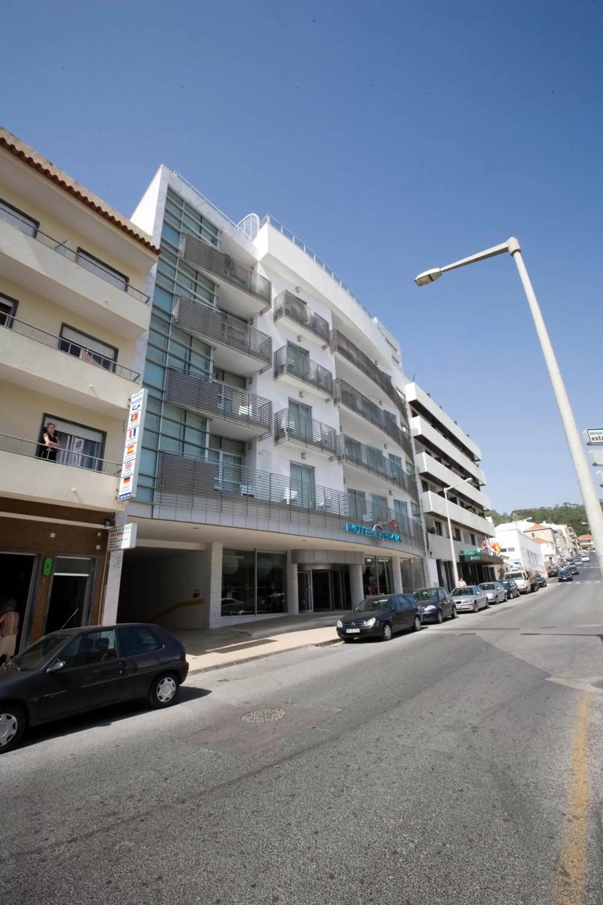 Neighbourhood, Property Building in Hotel Praia