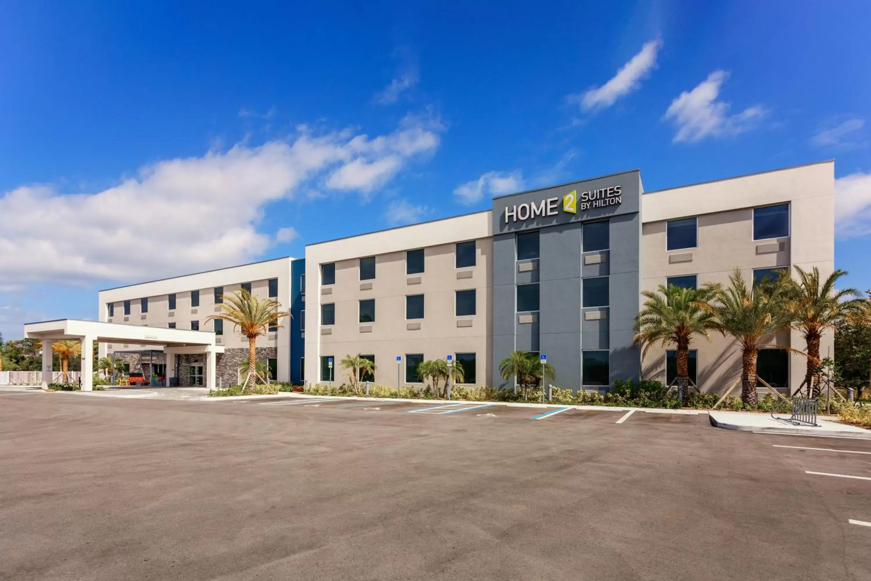 Property Building in Home2 Suites By Hilton Vero Beach I-95