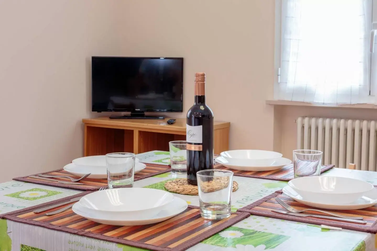 Food and drinks, Dining Area in Residence Kimba