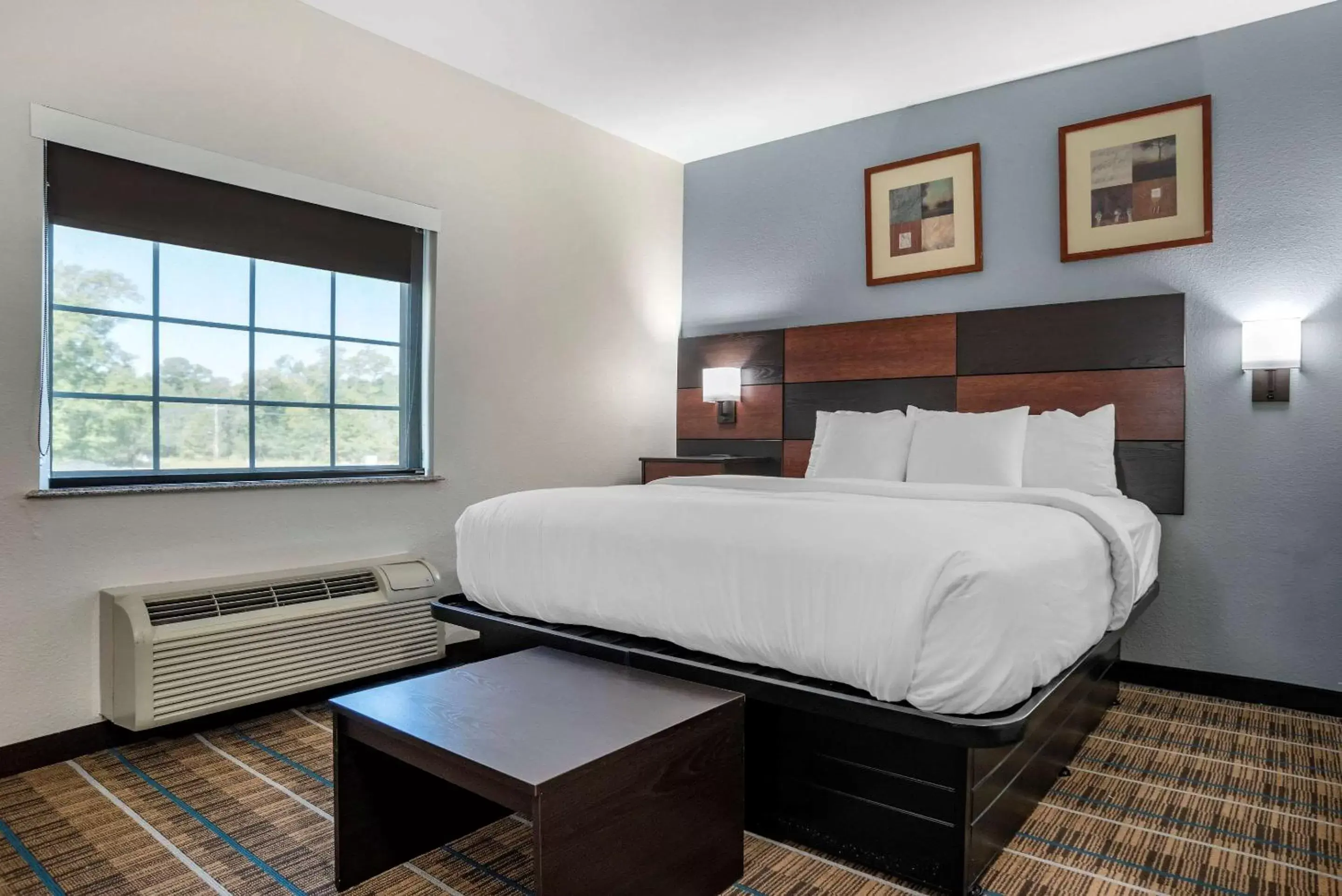 Bedroom, Bed in MainStay Suites Denham Springs - Baton Rouge East