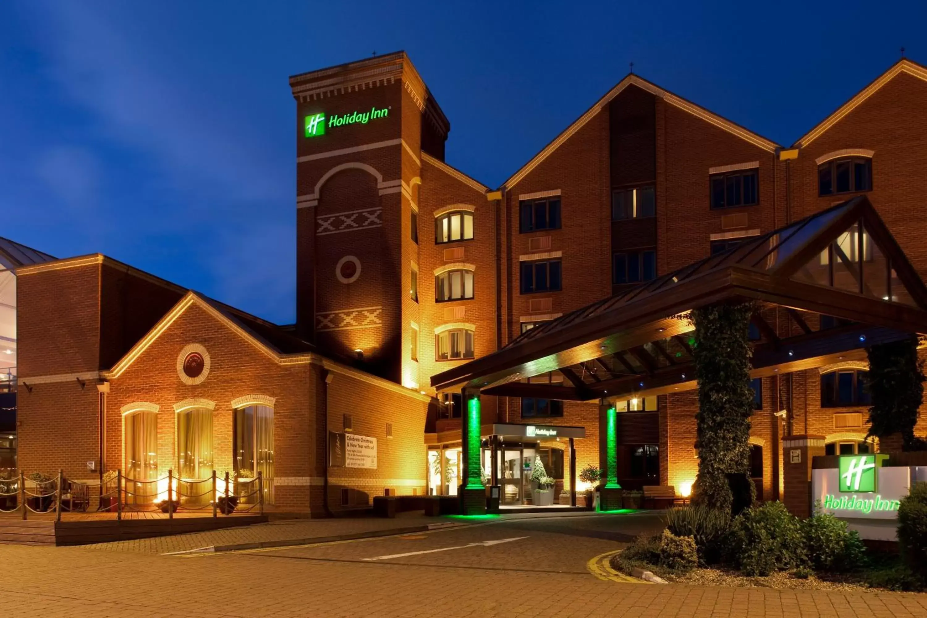 Property Building in Holiday Inn Lincoln, an IHG Hotel