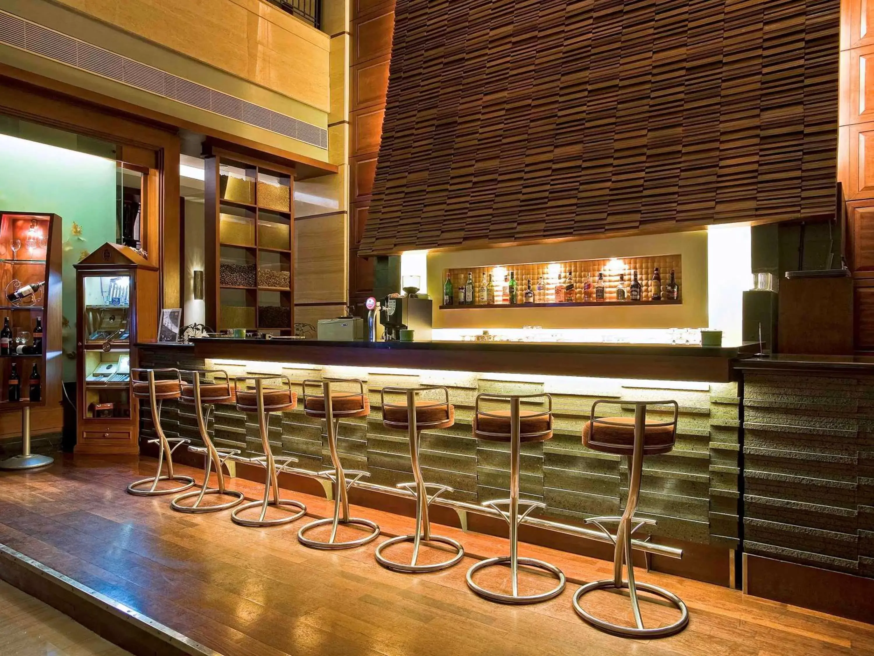 Lounge or bar, Lounge/Bar in Novotel Semarang - GeNose Ready, CHSE Certified