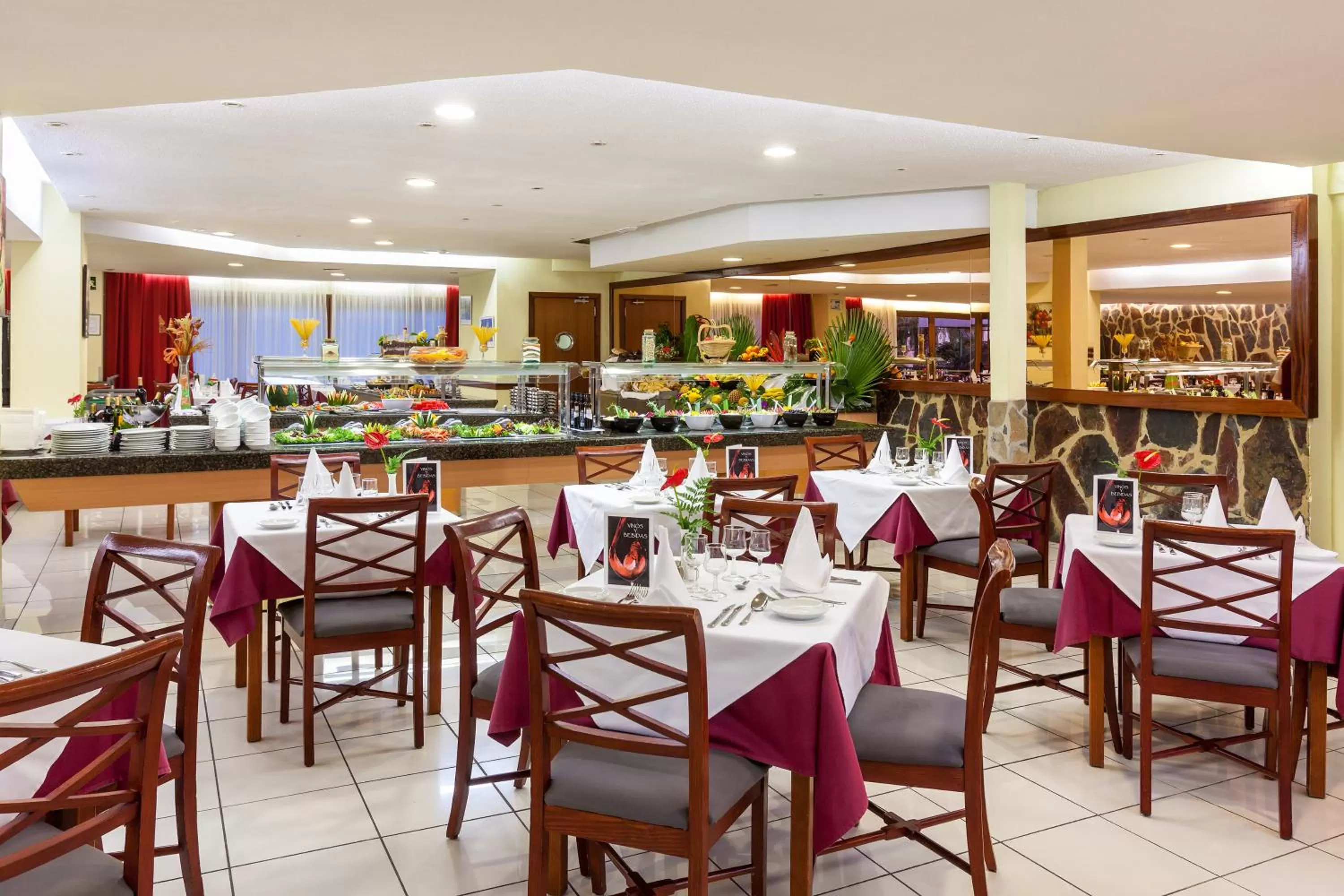 Restaurant/places to eat in Apartamentos Masaru