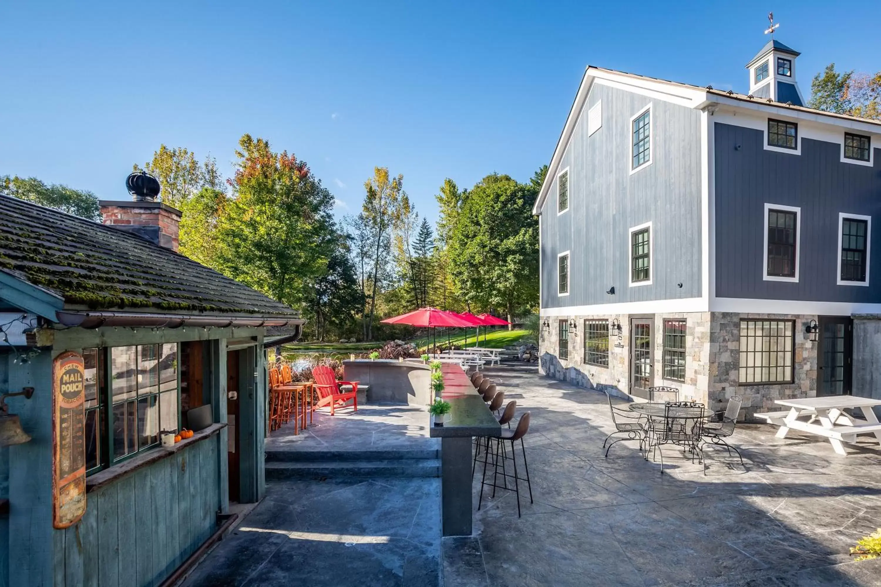 Patio, Property Building in The Barnstead Inn