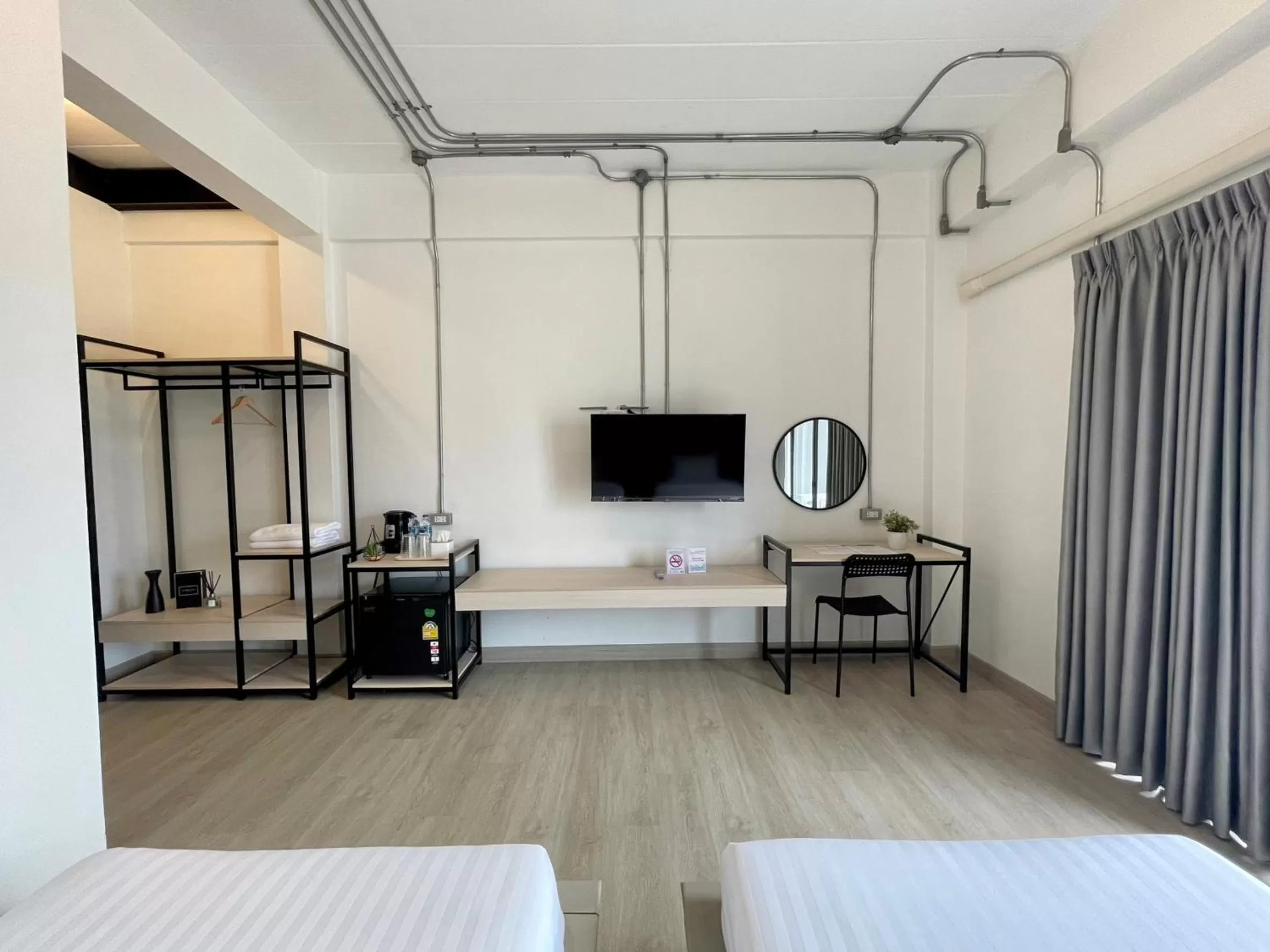 Standard Twin Room in Luka House