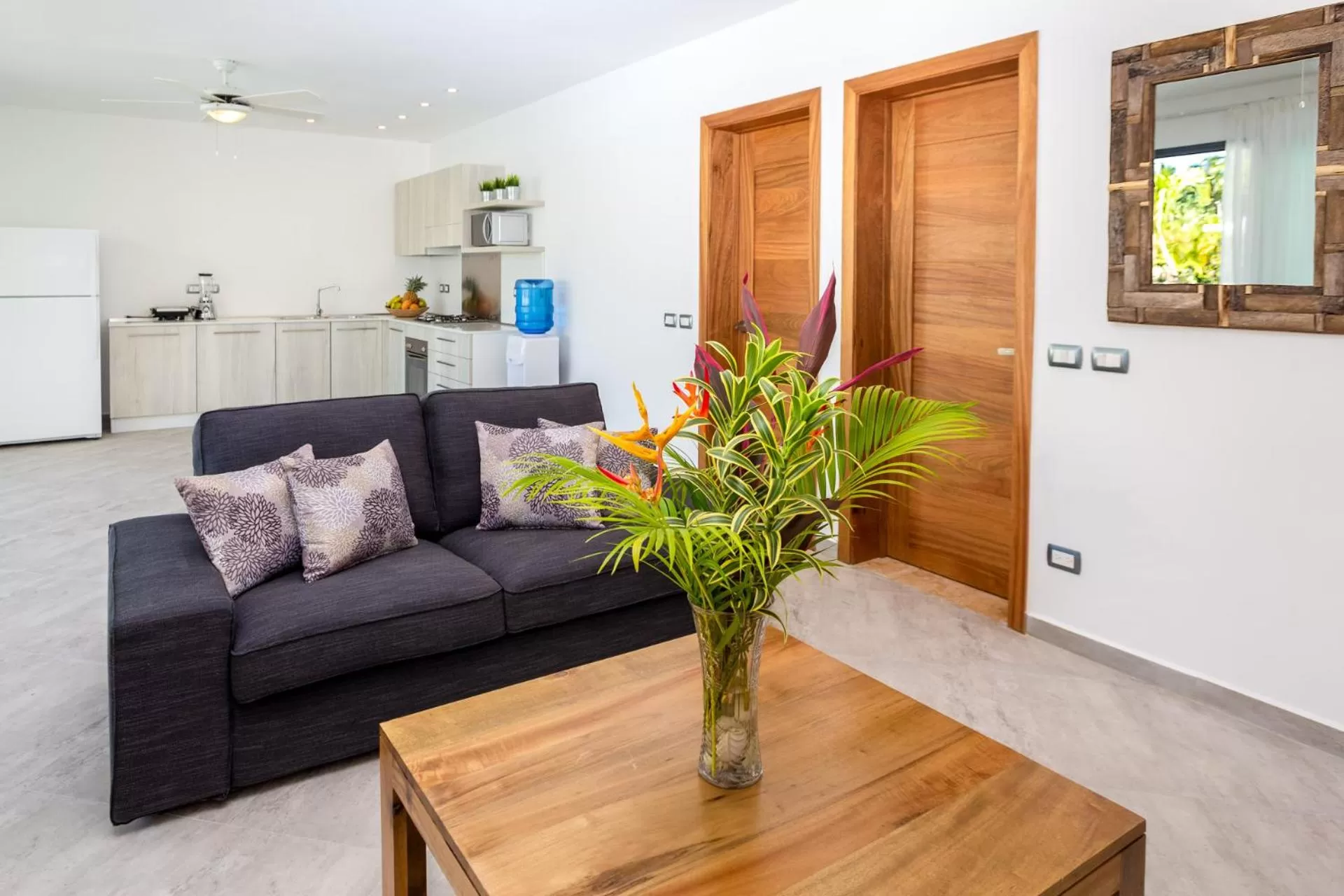 Kitchen or kitchenette, Seating Area in Louisa Aparthotel