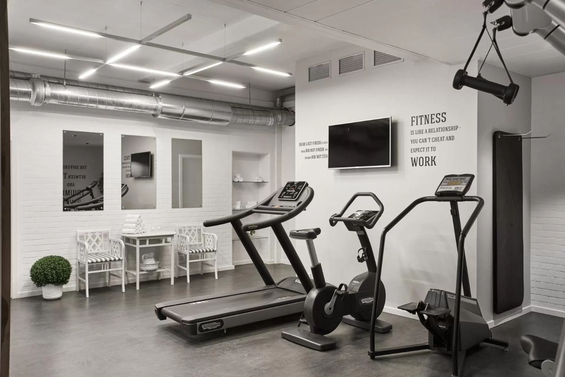Fitness centre/facilities in Ascot Hotel