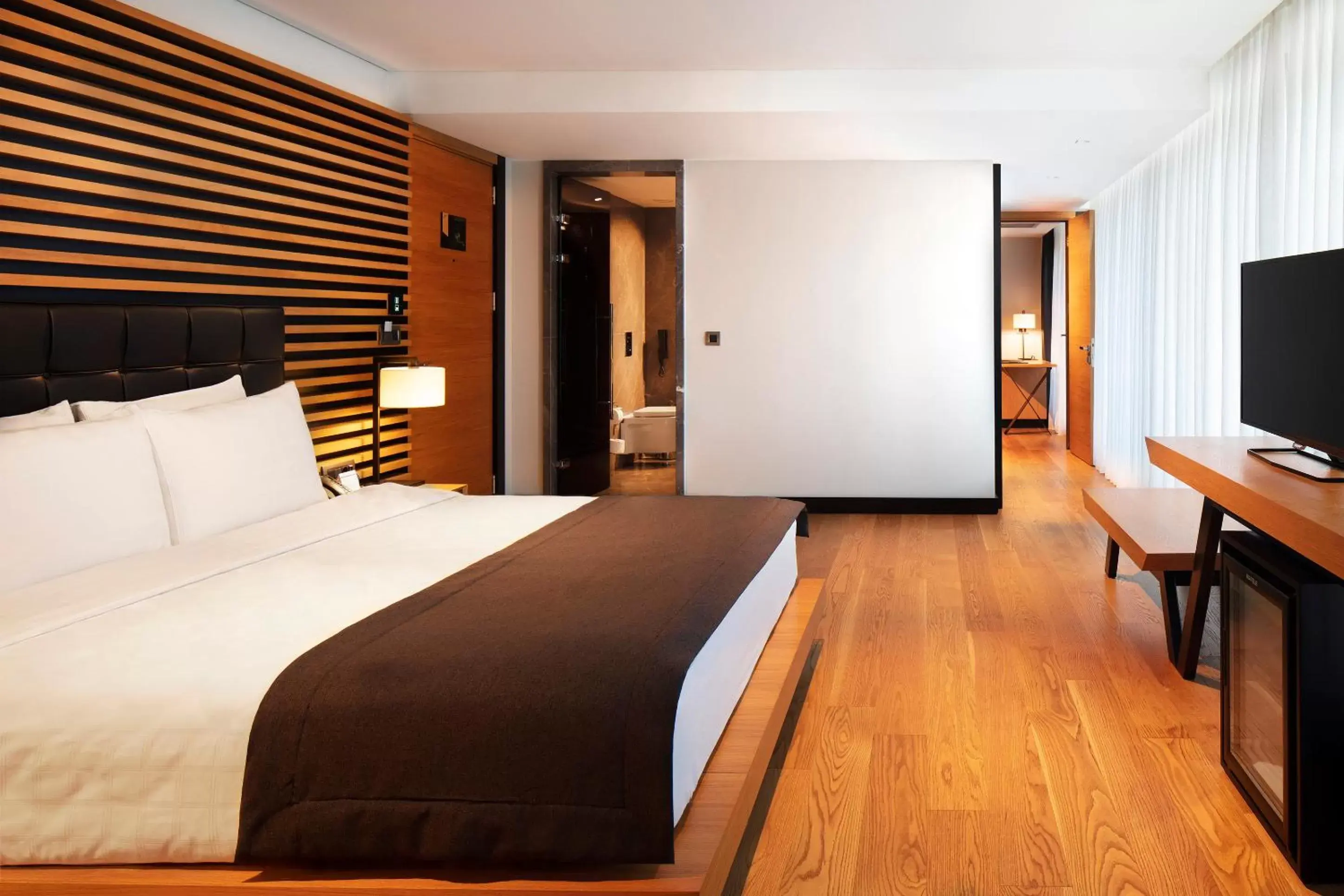 Bedroom, Bed in Metropolitan Hotels Bosphorus