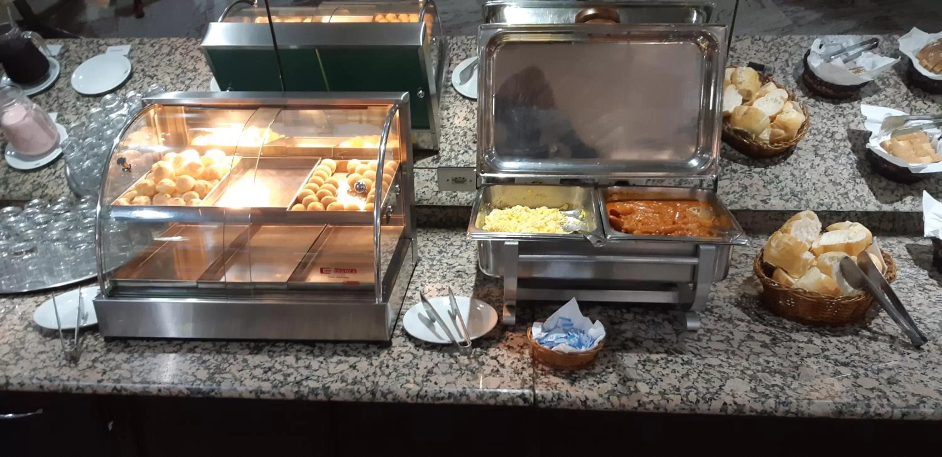 Food and drinks in Pampas Palace Hotel