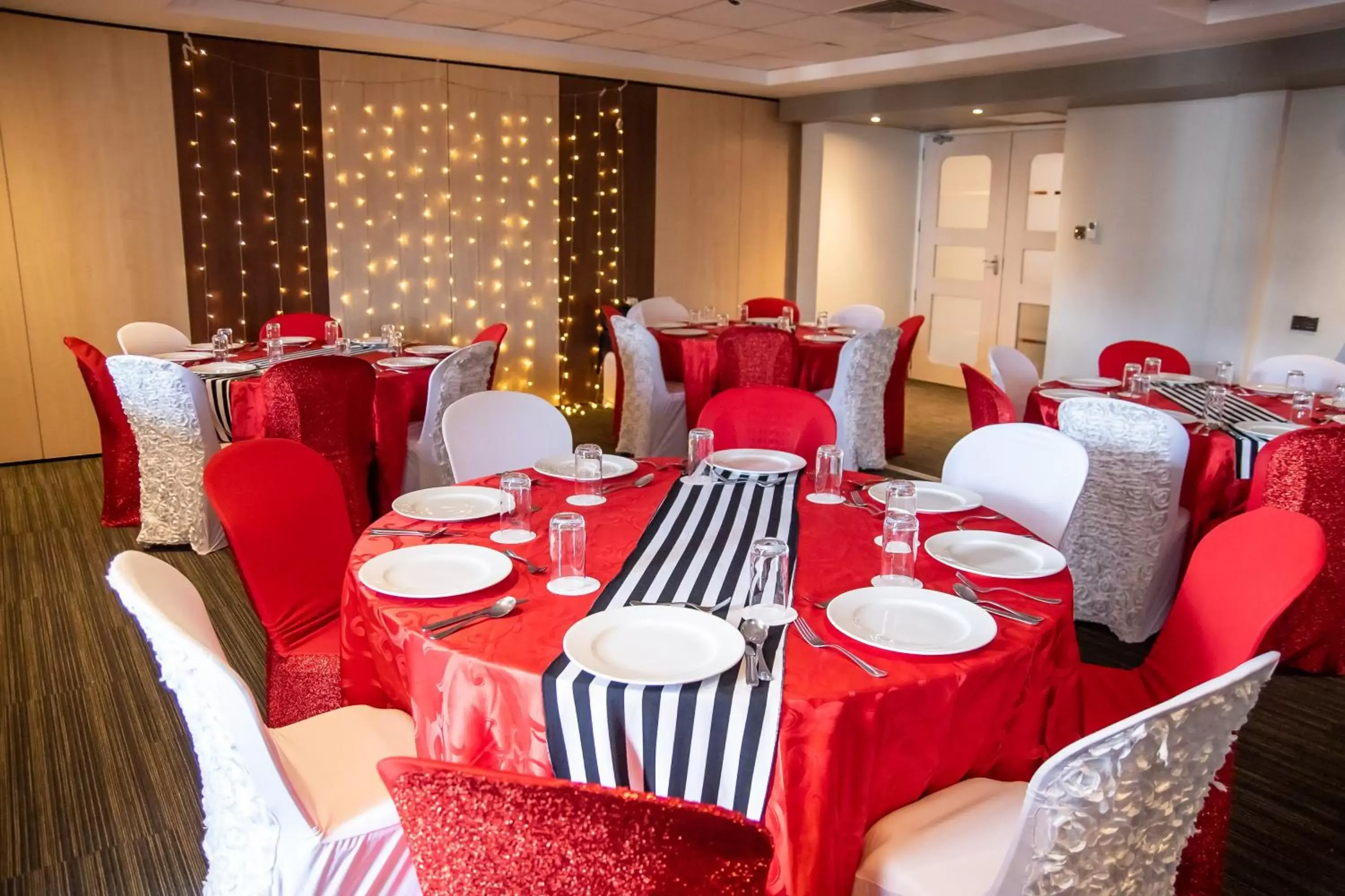 Meeting/conference room, Restaurant/Places to Eat in Executive Residency by Best Western Nairobi