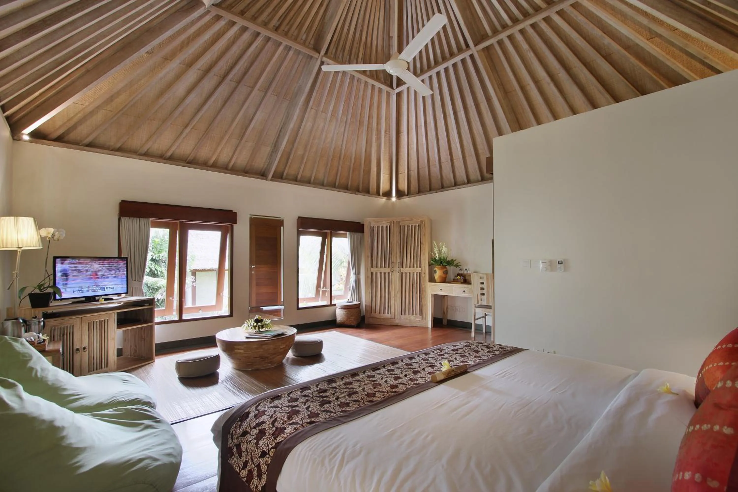 Seating area, Bed in D'Legon Villas