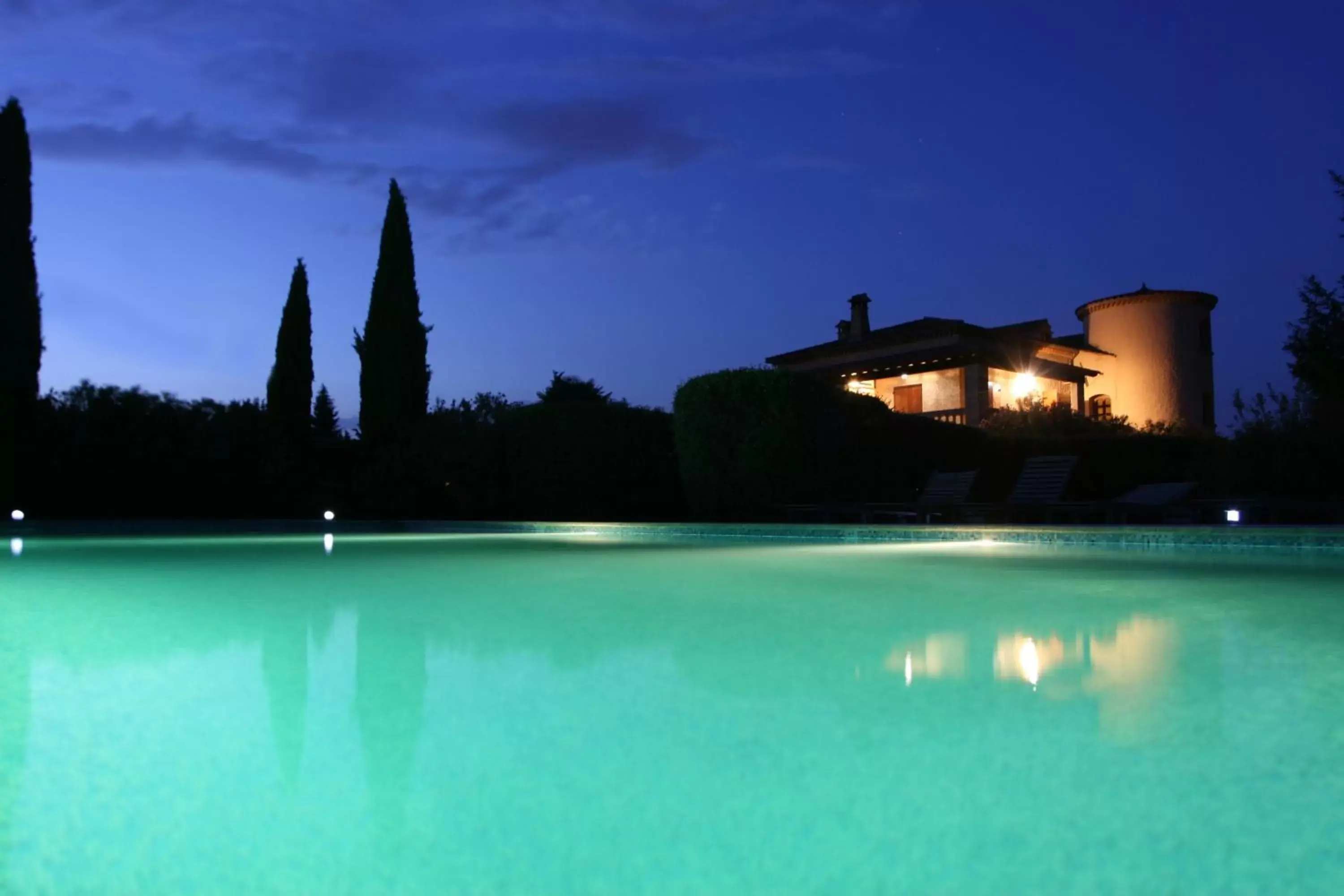 Night, Swimming Pool in Villa Liberty