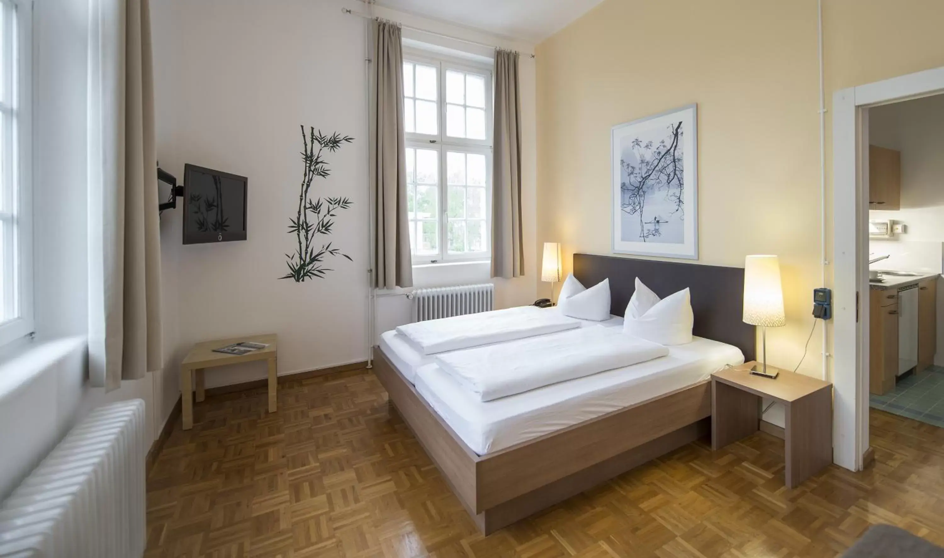 Photo of the whole room, Bed in Apartment Hotel Konstanz