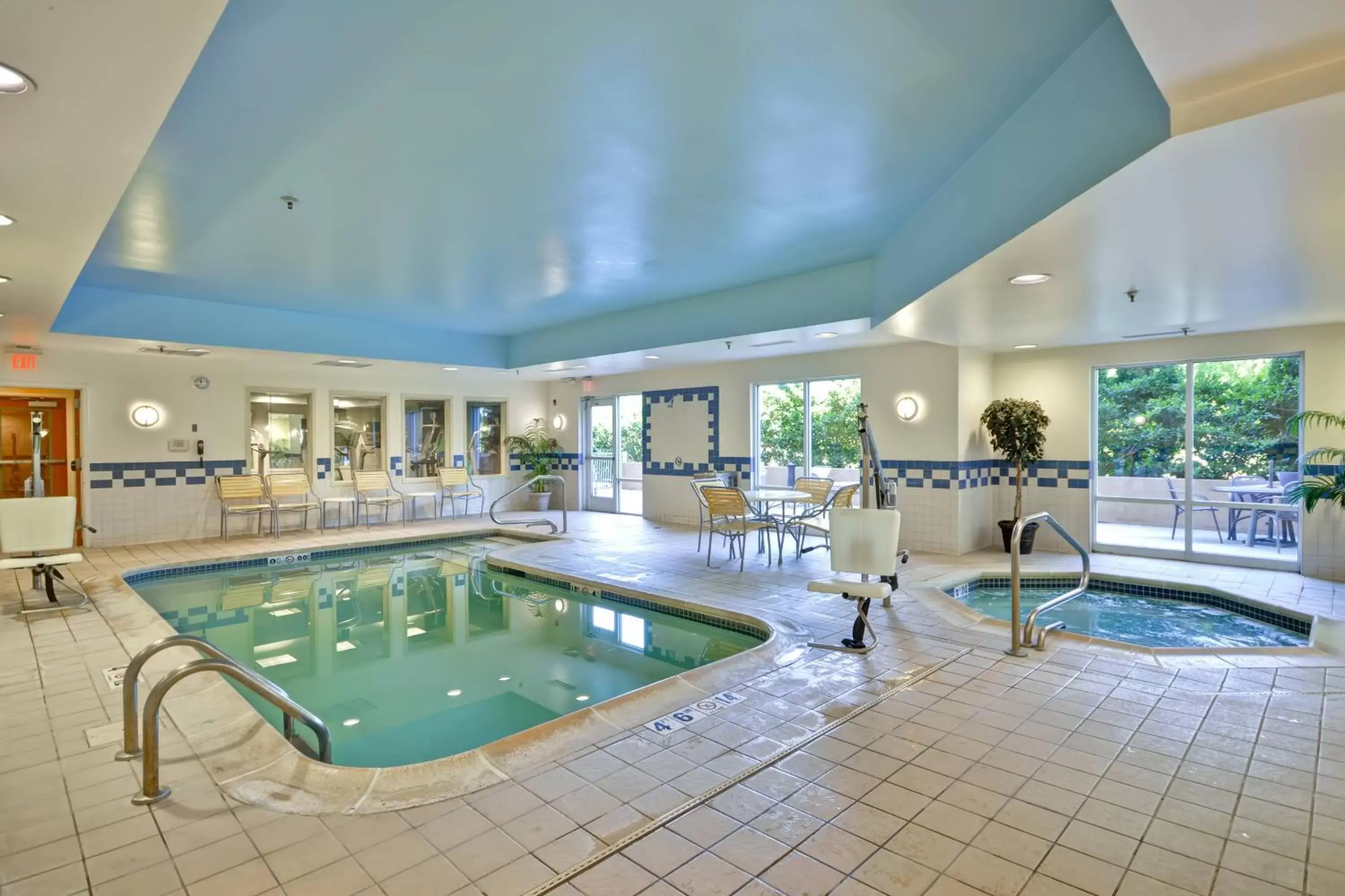 Swimming Pool in Fairfield Inn and Suites by Marriott Birmingham Fultondale / I-65