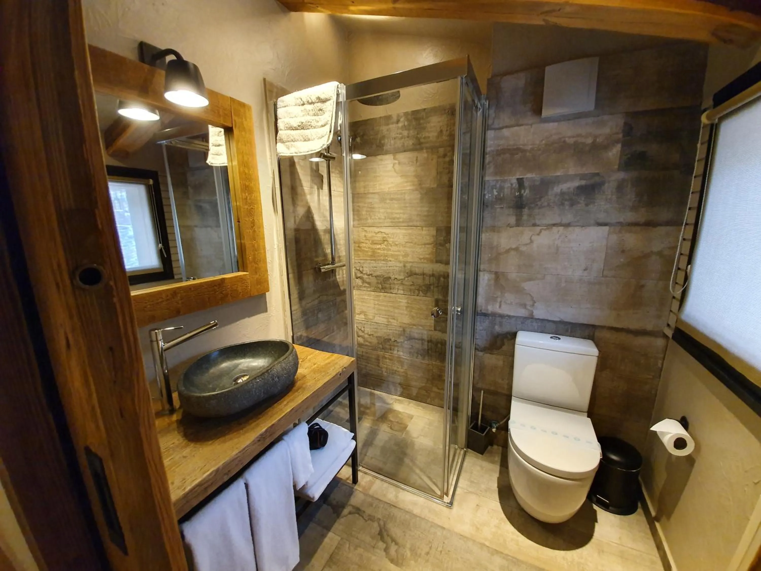 Shower in Hotel Boutique Puig Francó