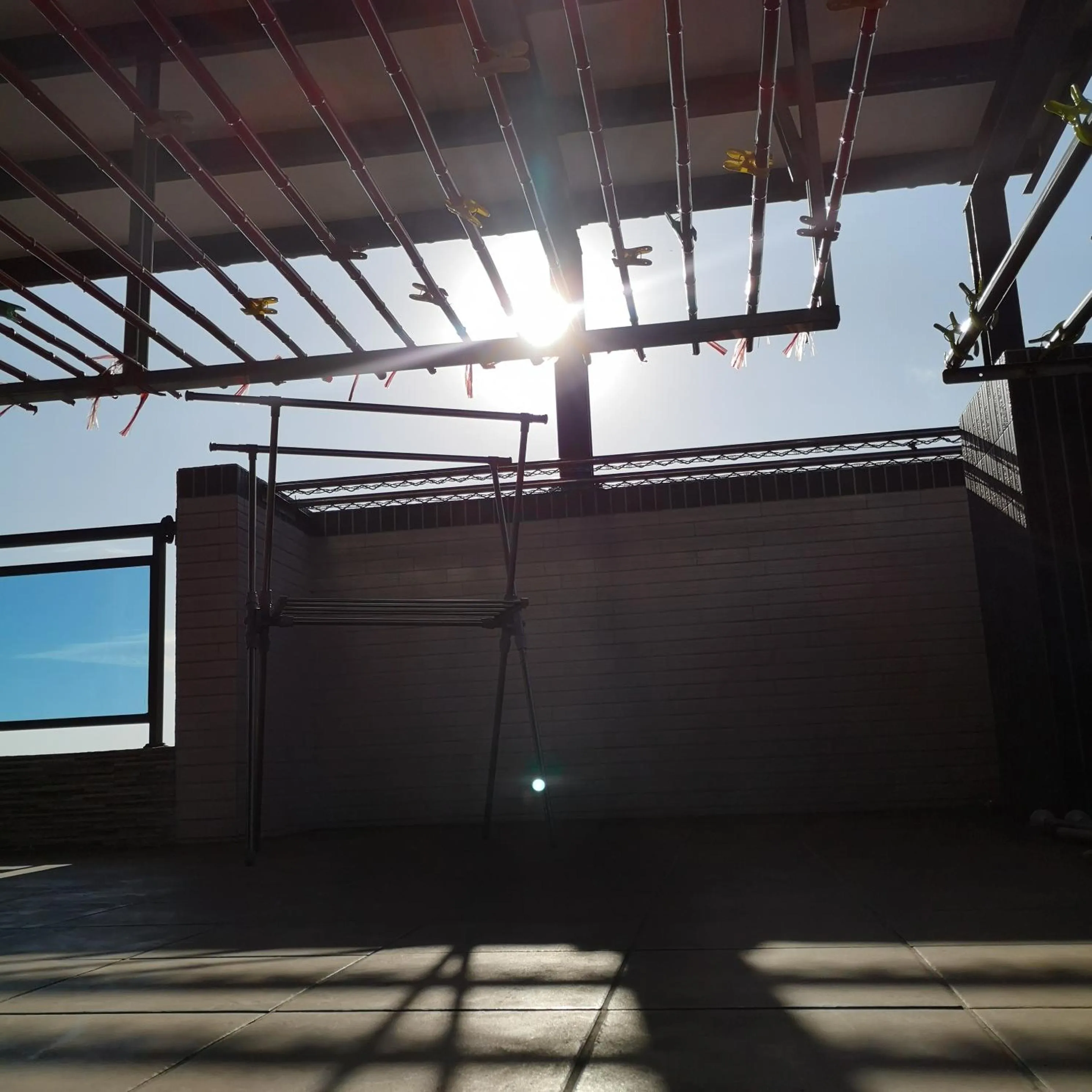 Balcony/Terrace in 墾丁秋莊會館 附限量停車位 不保證有位置 無法事先預留 背包房無車位 預訂後記得加Line聯繫
