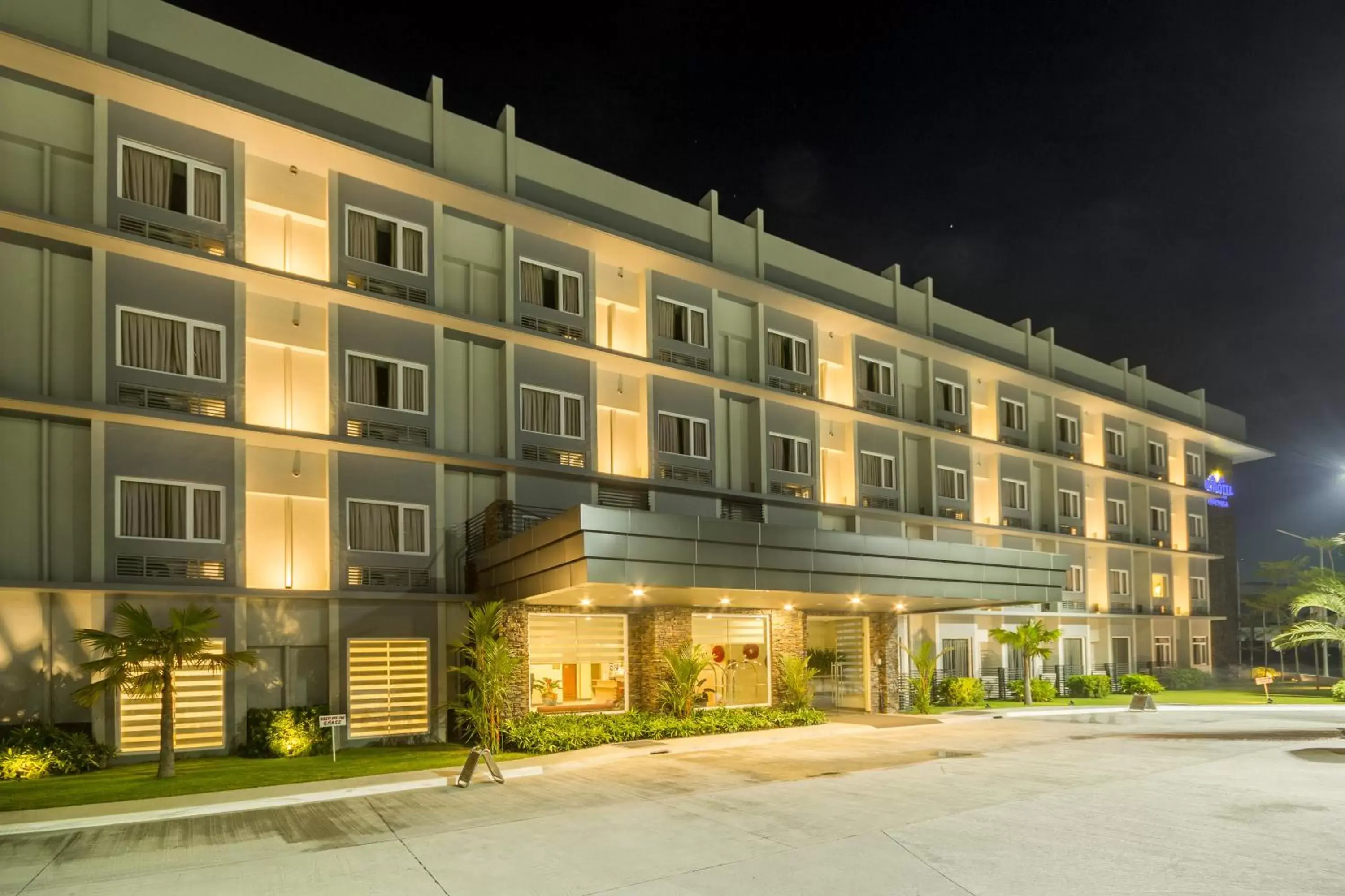 Property Building in Microtel Inn & Suites by Wyndham San Fernando