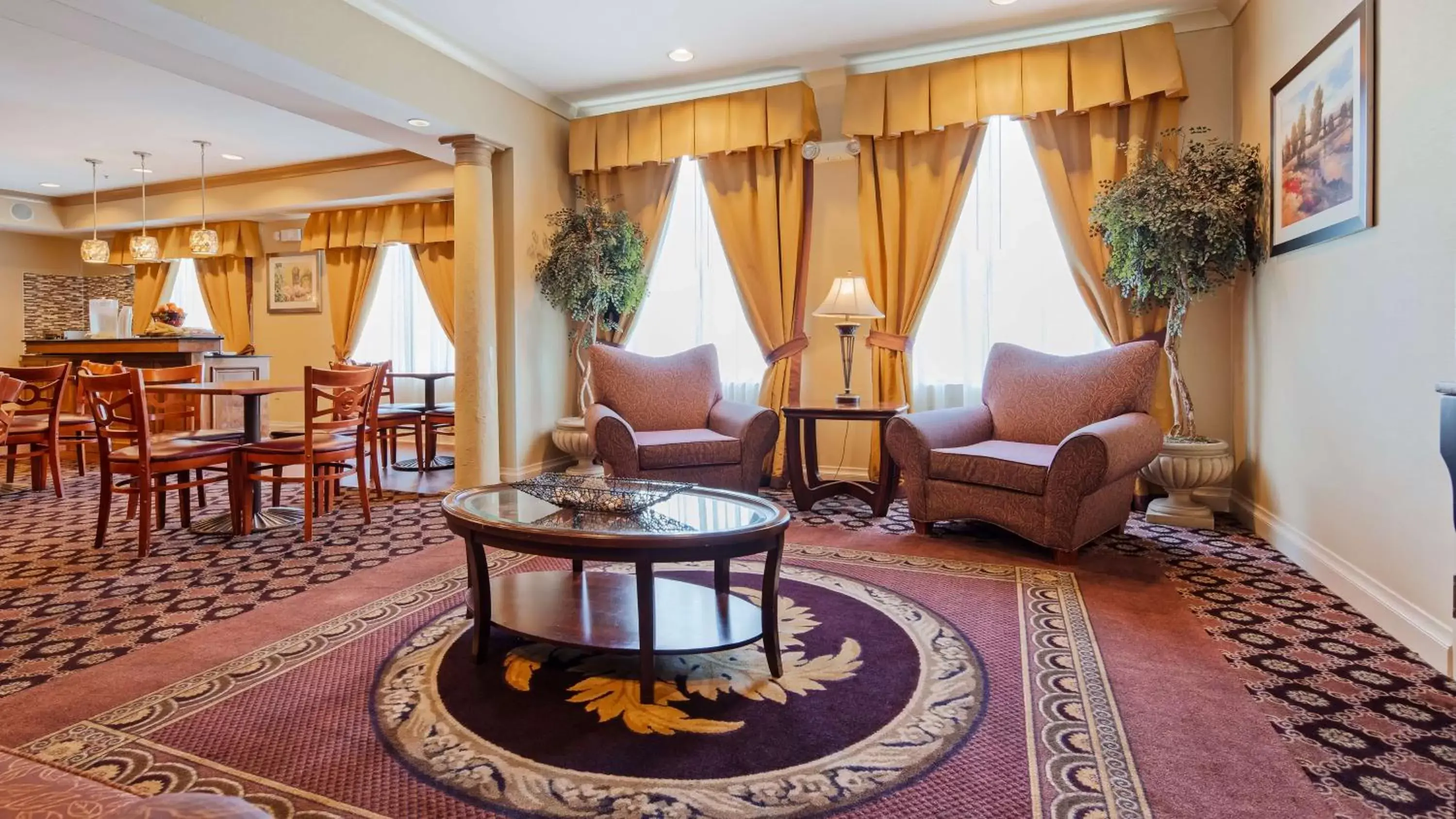 Lobby or reception, Lounge/Bar in Best Western PLUS Hannaford Inn & Suites