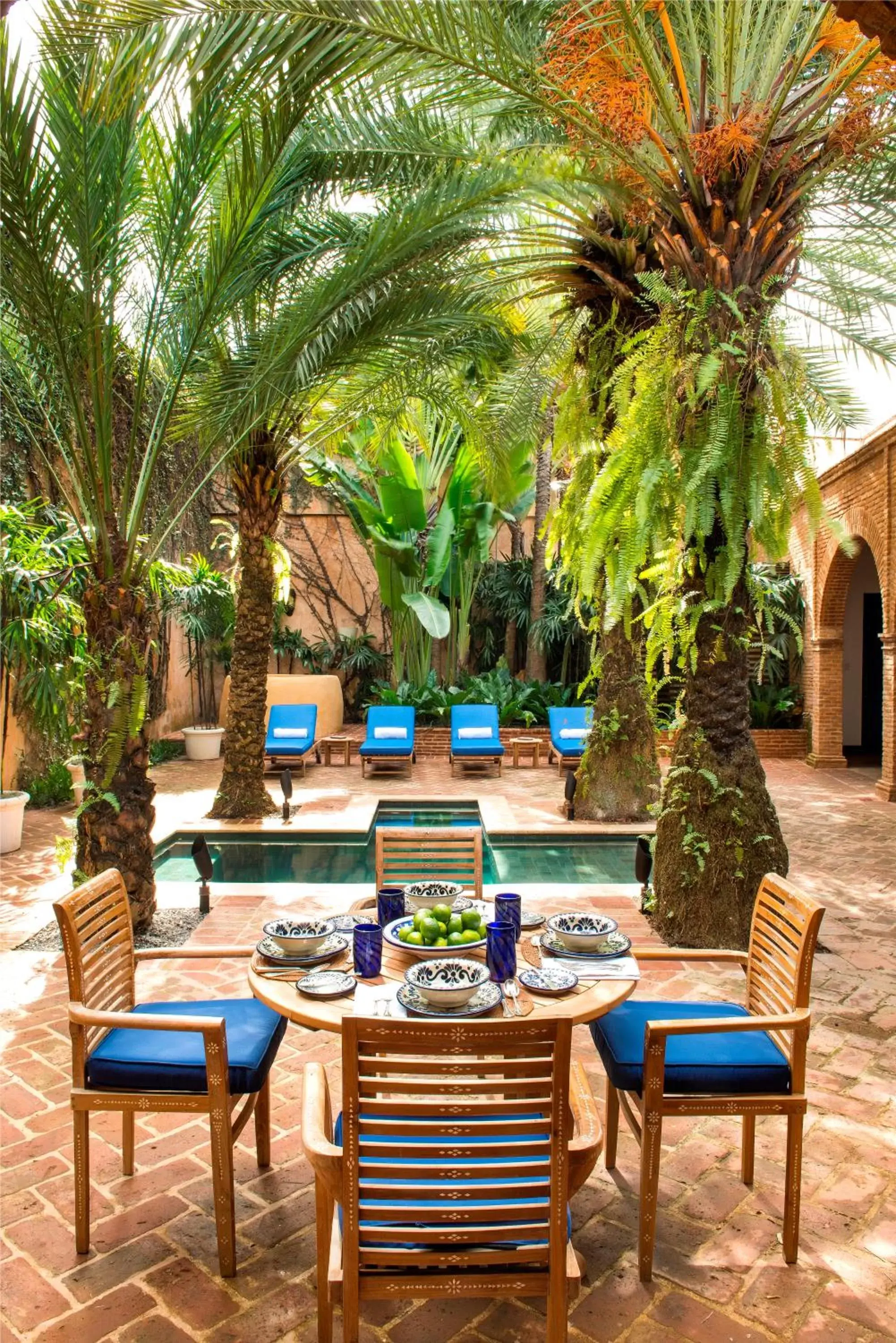 Patio in Casas del XVI