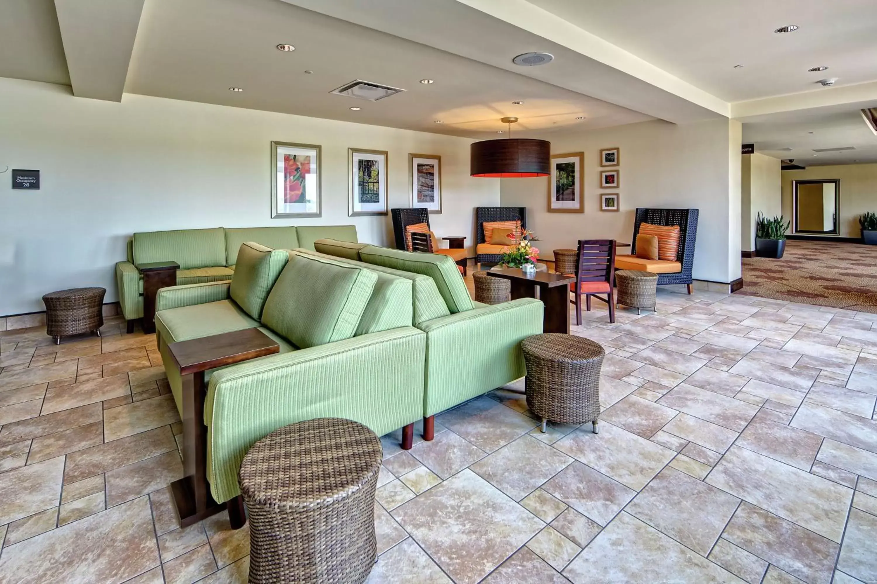 Property building, Seating Area in Hilton Garden Inn Memphis/Wolfchase Galleria