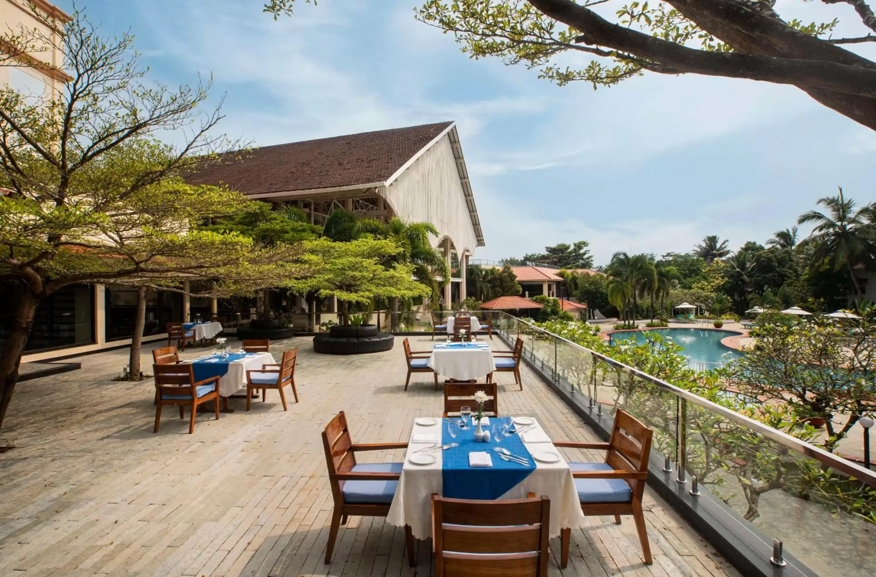 Restaurant/places to eat in Radisson Blu Resort, Goa